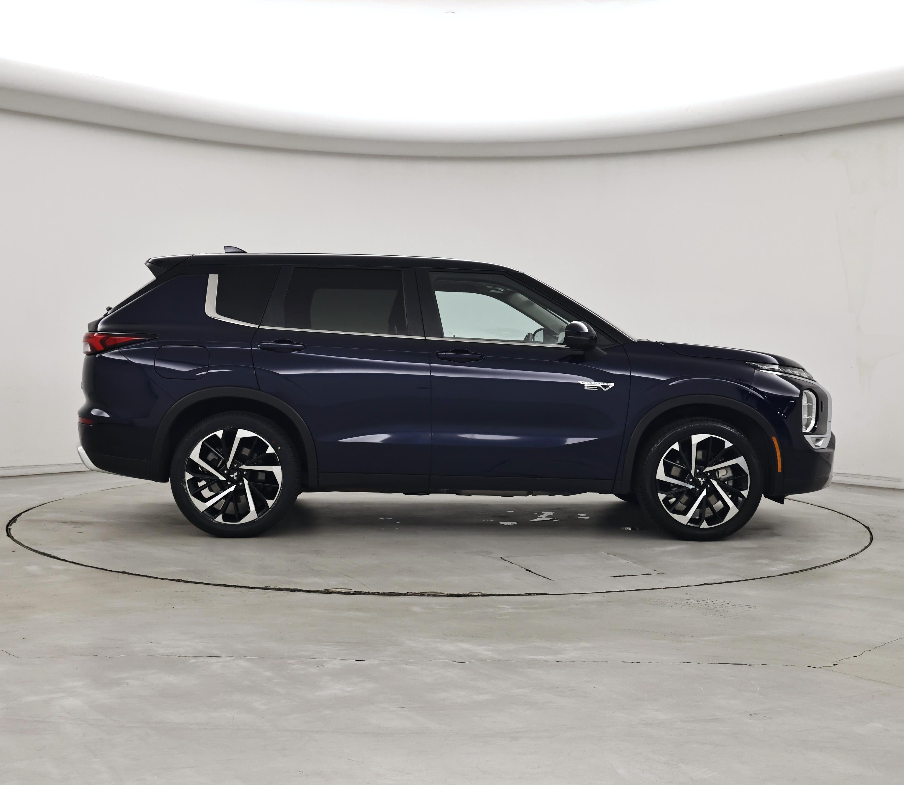 Thumbnail: 2024 Mitsubishi Outlander - 7