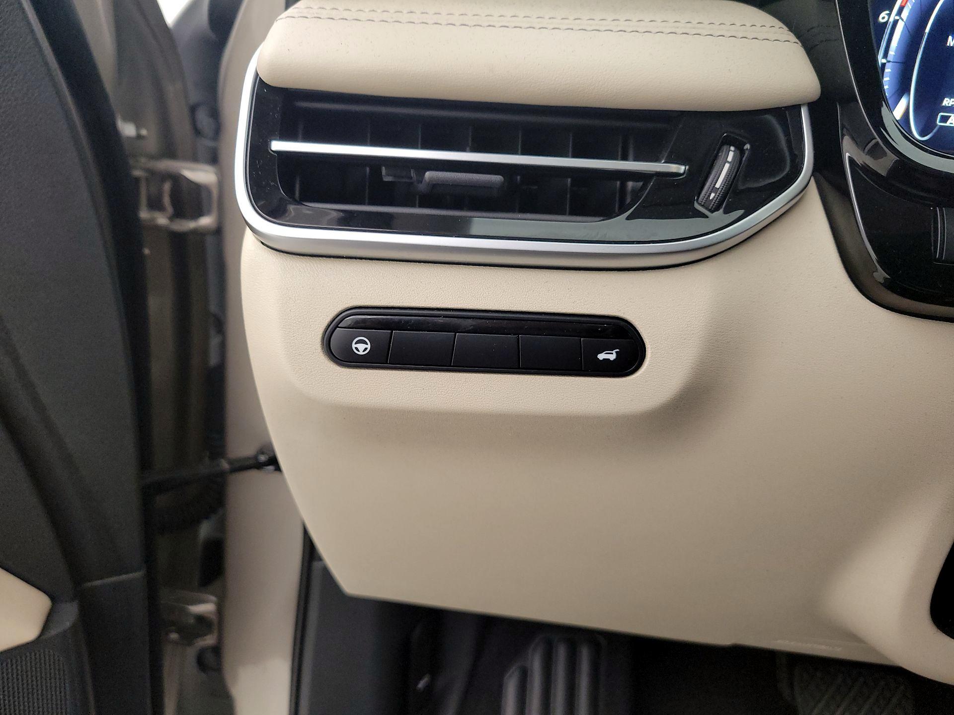 Thumbnail: 2023 INFINITI QX60 - 11