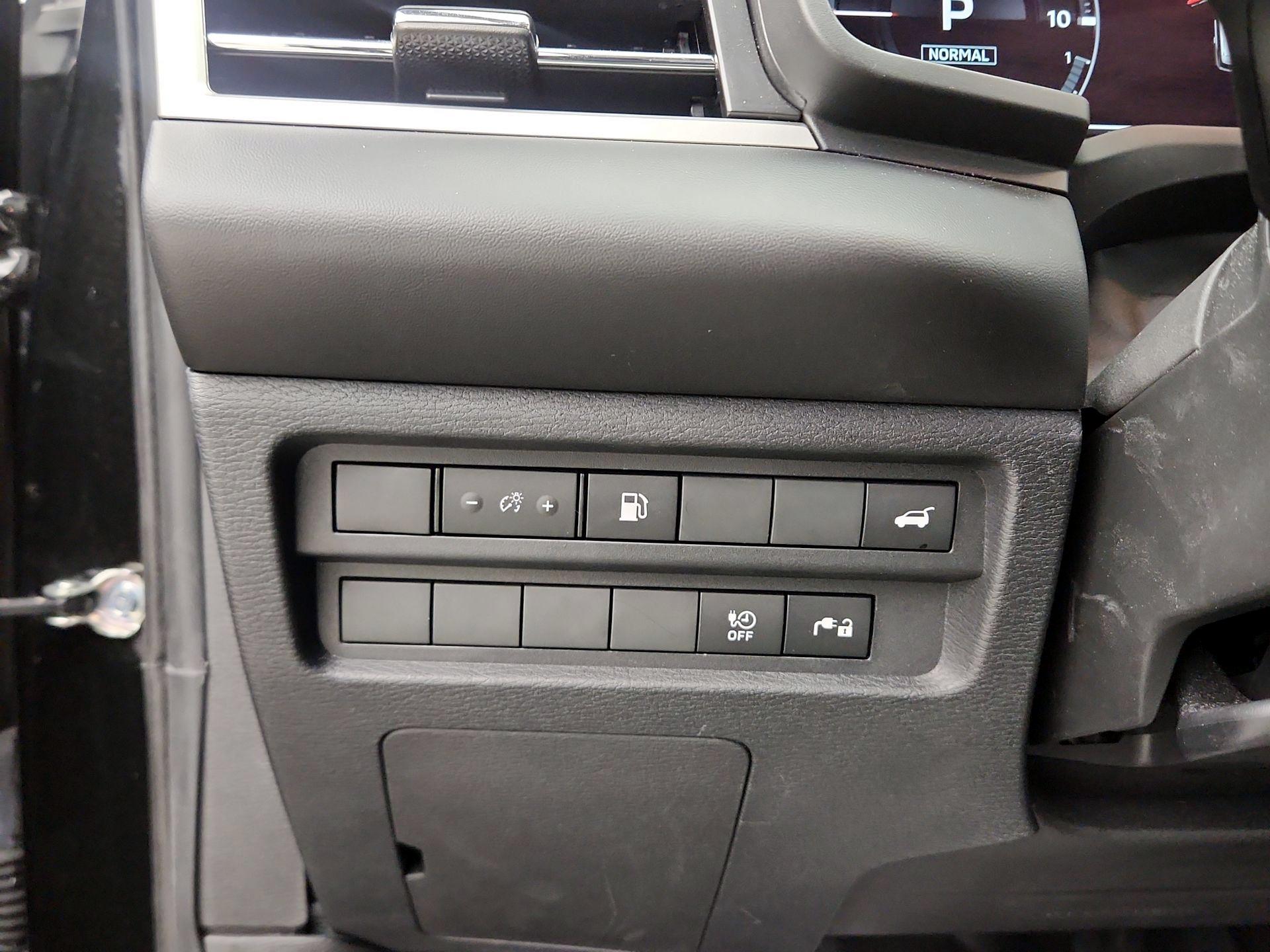 Thumbnail: 2024 Mitsubishi Outlander - 13