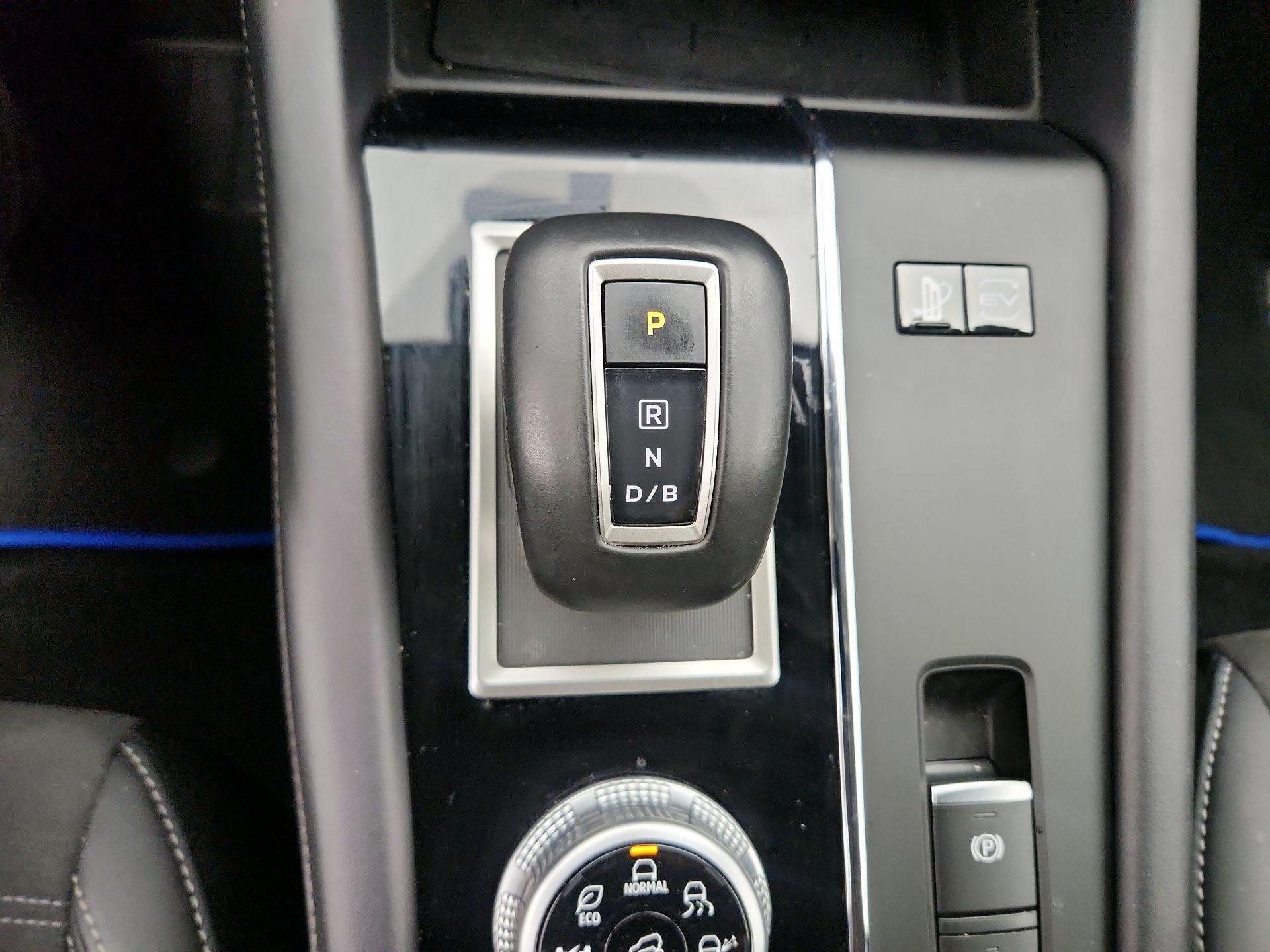 Thumbnail: 2024 Mitsubishi Outlander - 18