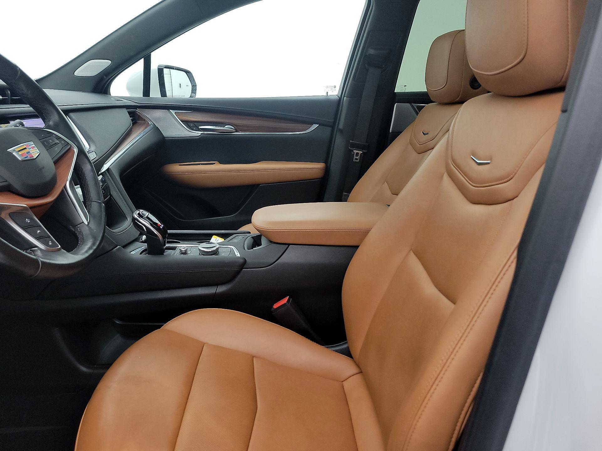 Thumbnail: 2023 Cadillac XT5 - 9