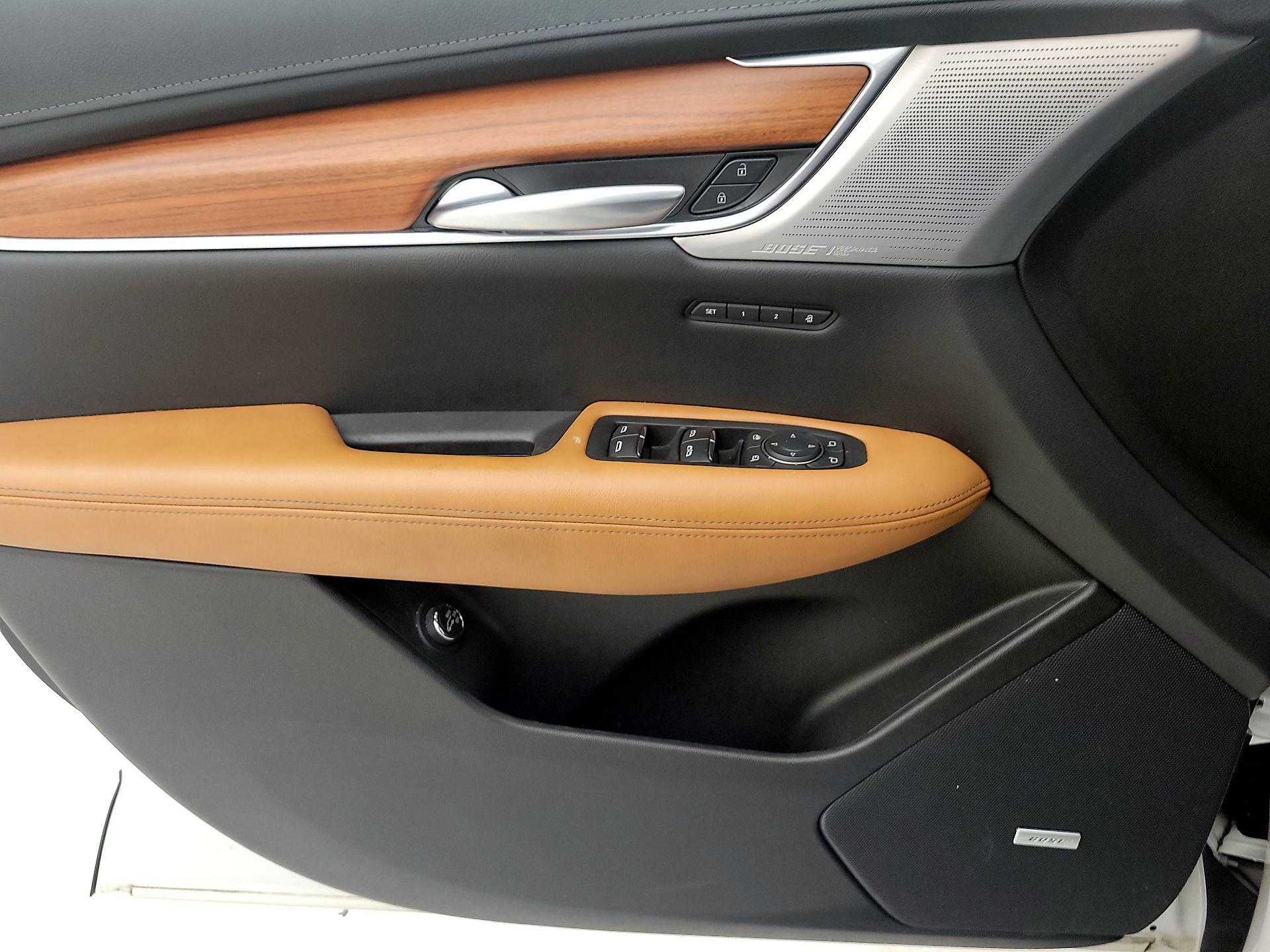 Thumbnail: 2023 Cadillac XT5 - 10