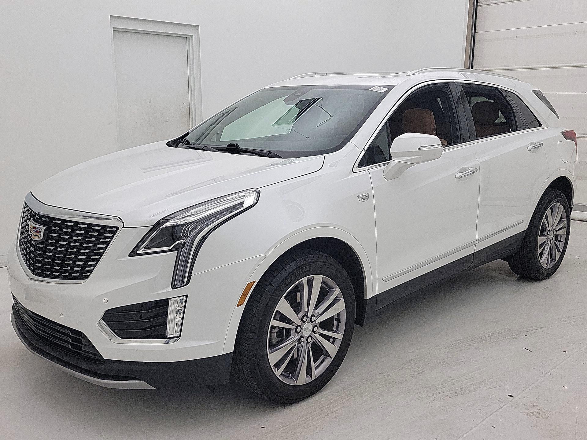Thumbnail: 2023 Cadillac XT5 - 3