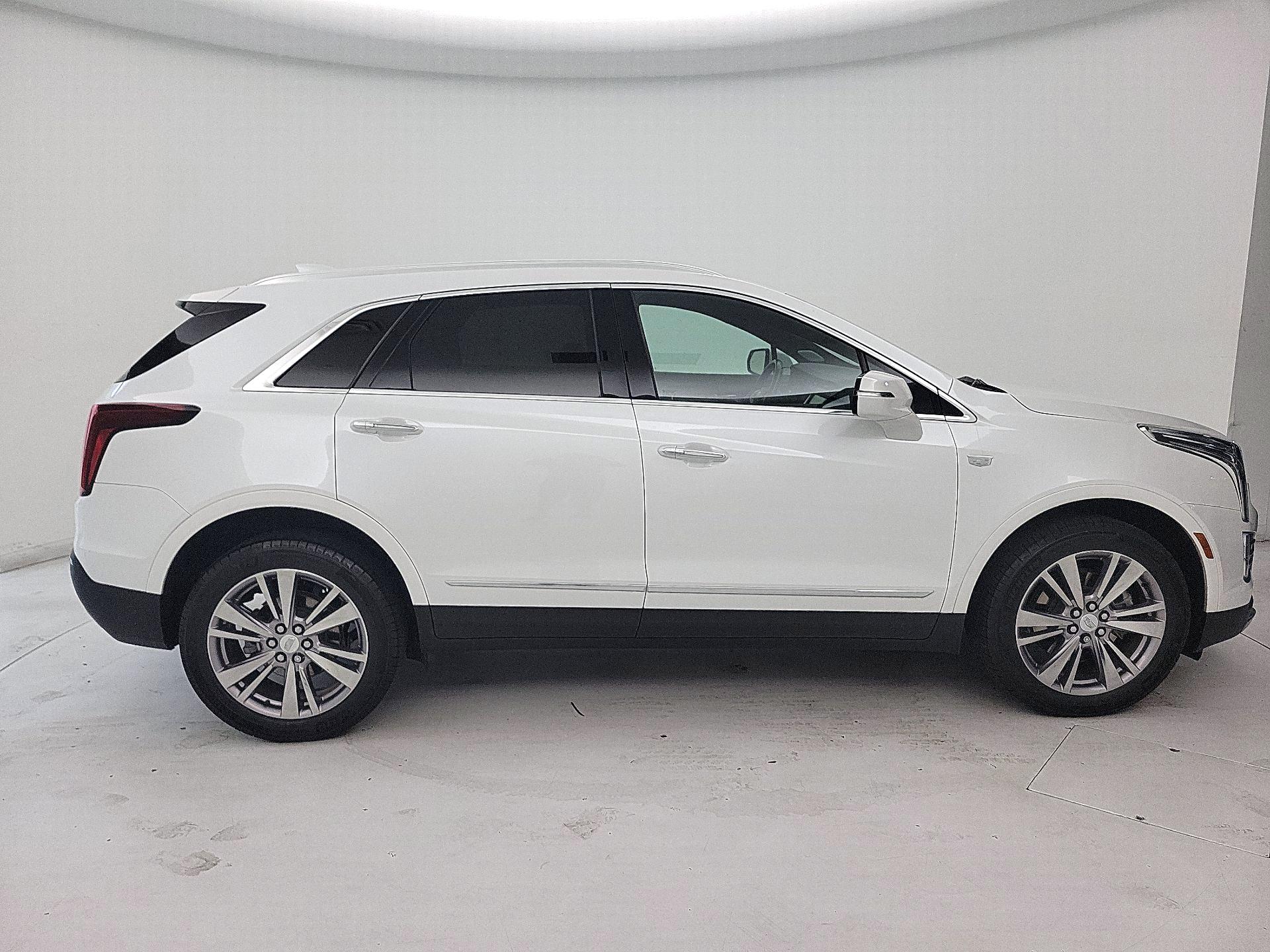 Thumbnail: 2023 Cadillac XT5 - 4