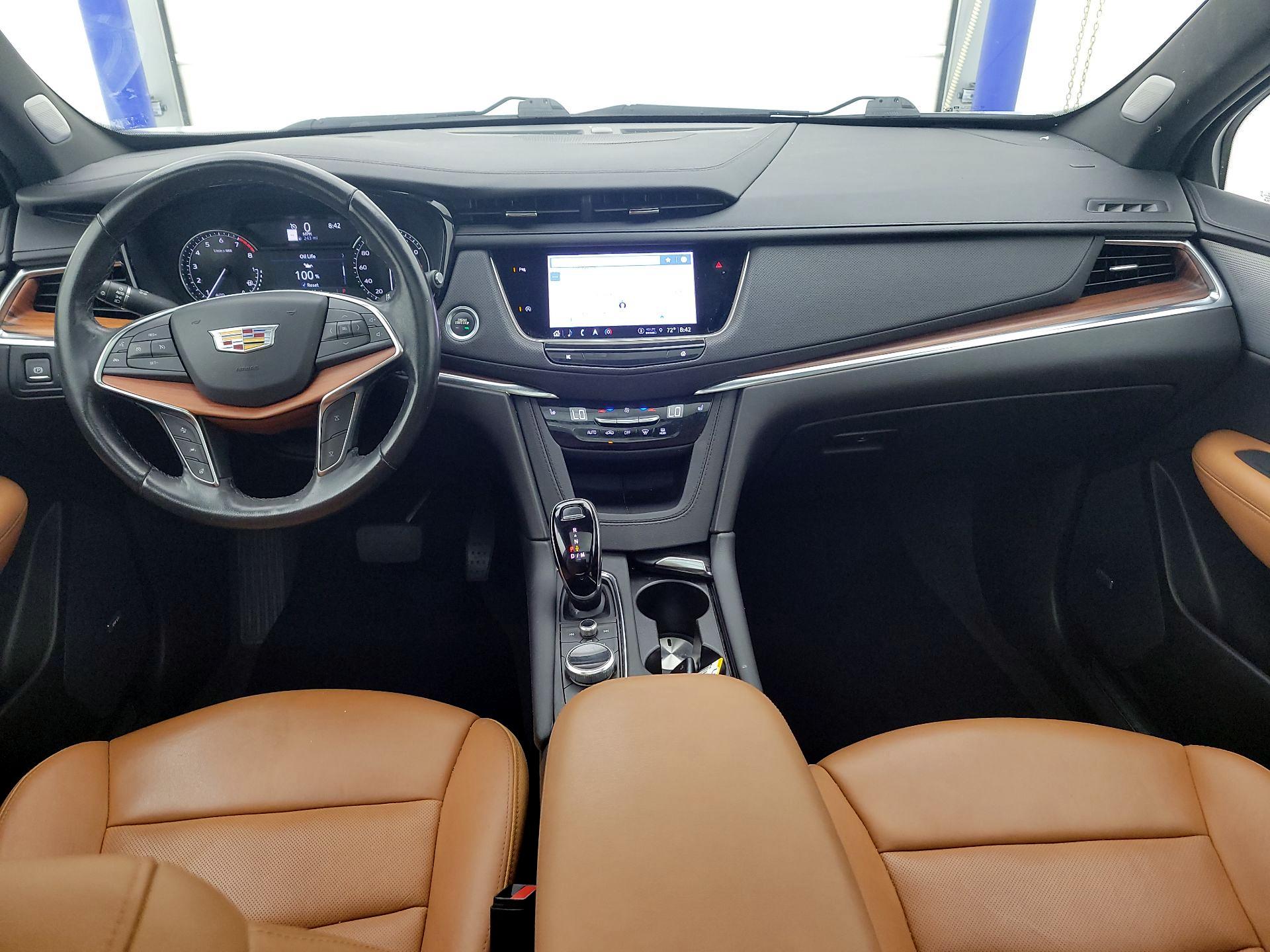 Thumbnail: 2023 Cadillac XT5 - 8