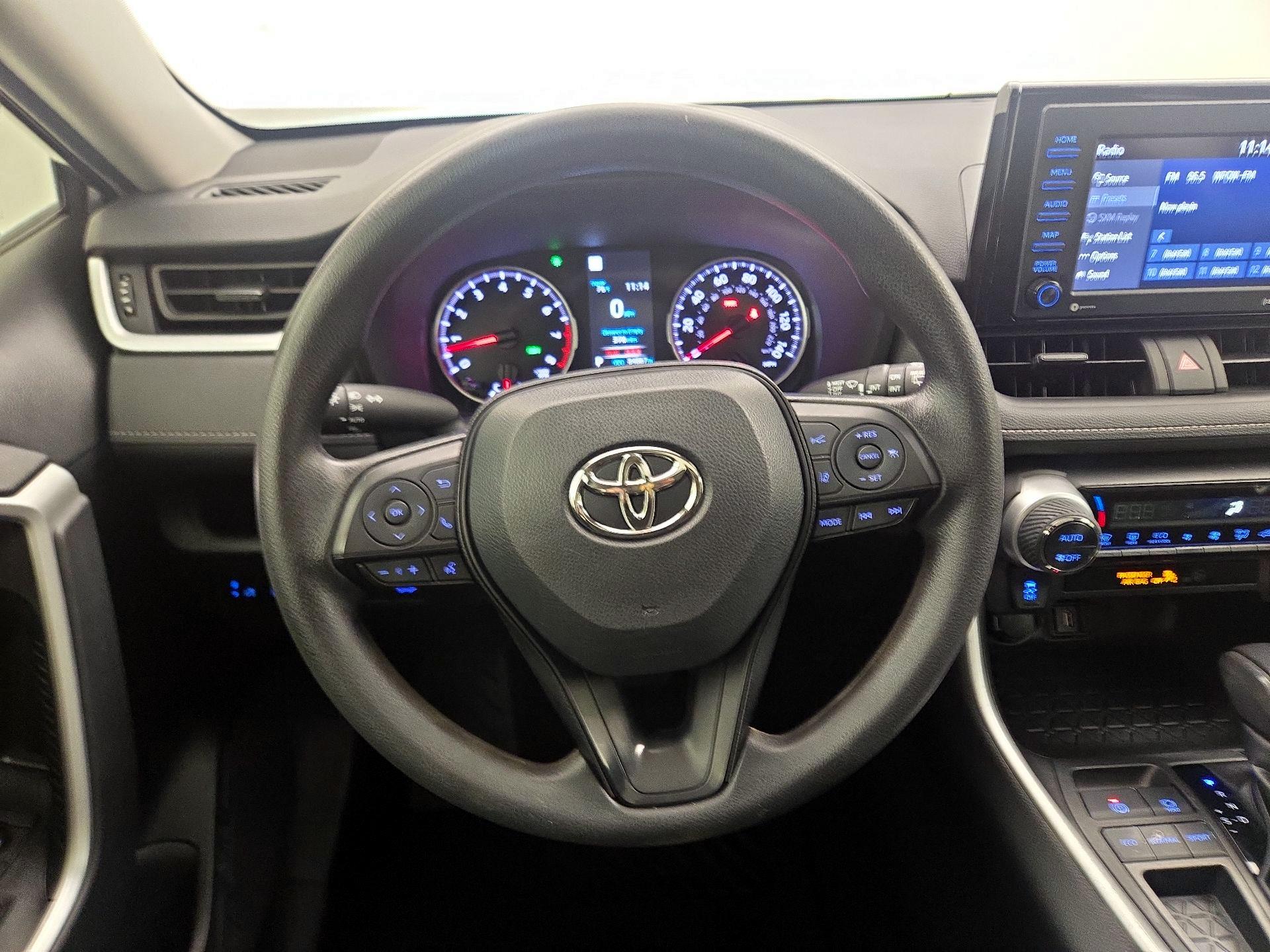 Thumbnail: 2022 Toyota RAV4 - 10
