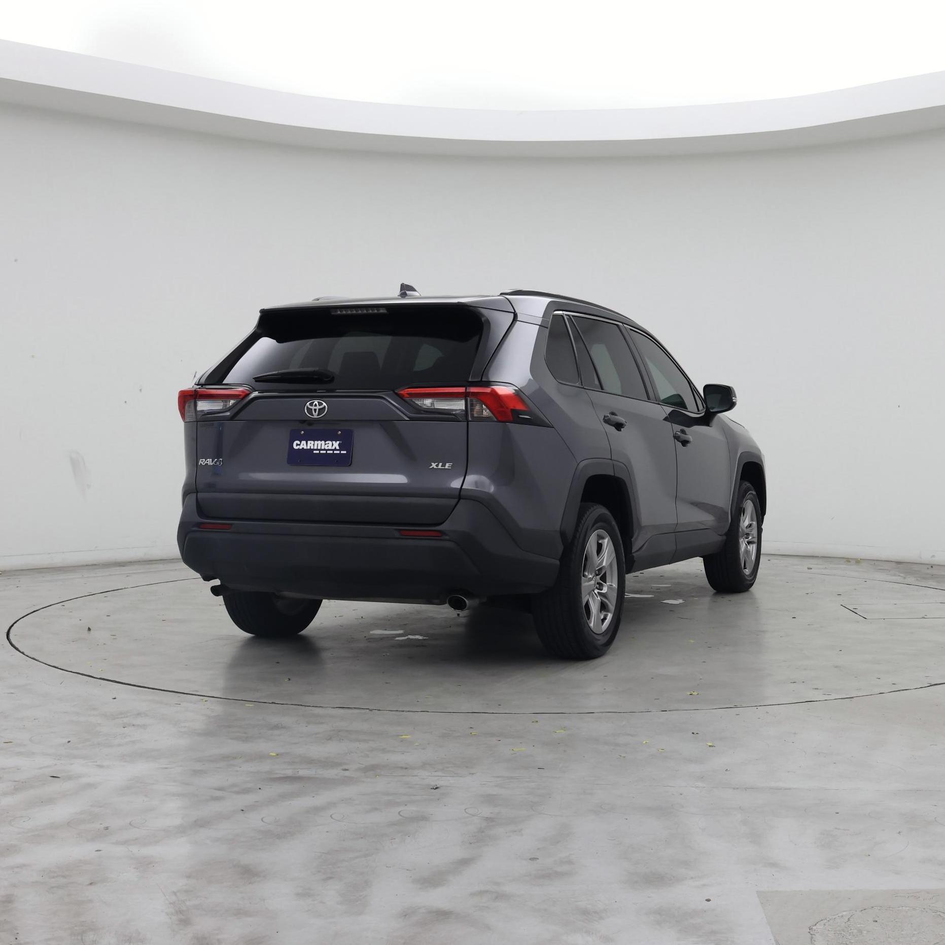 Thumbnail: 2022 Toyota RAV4 - 8