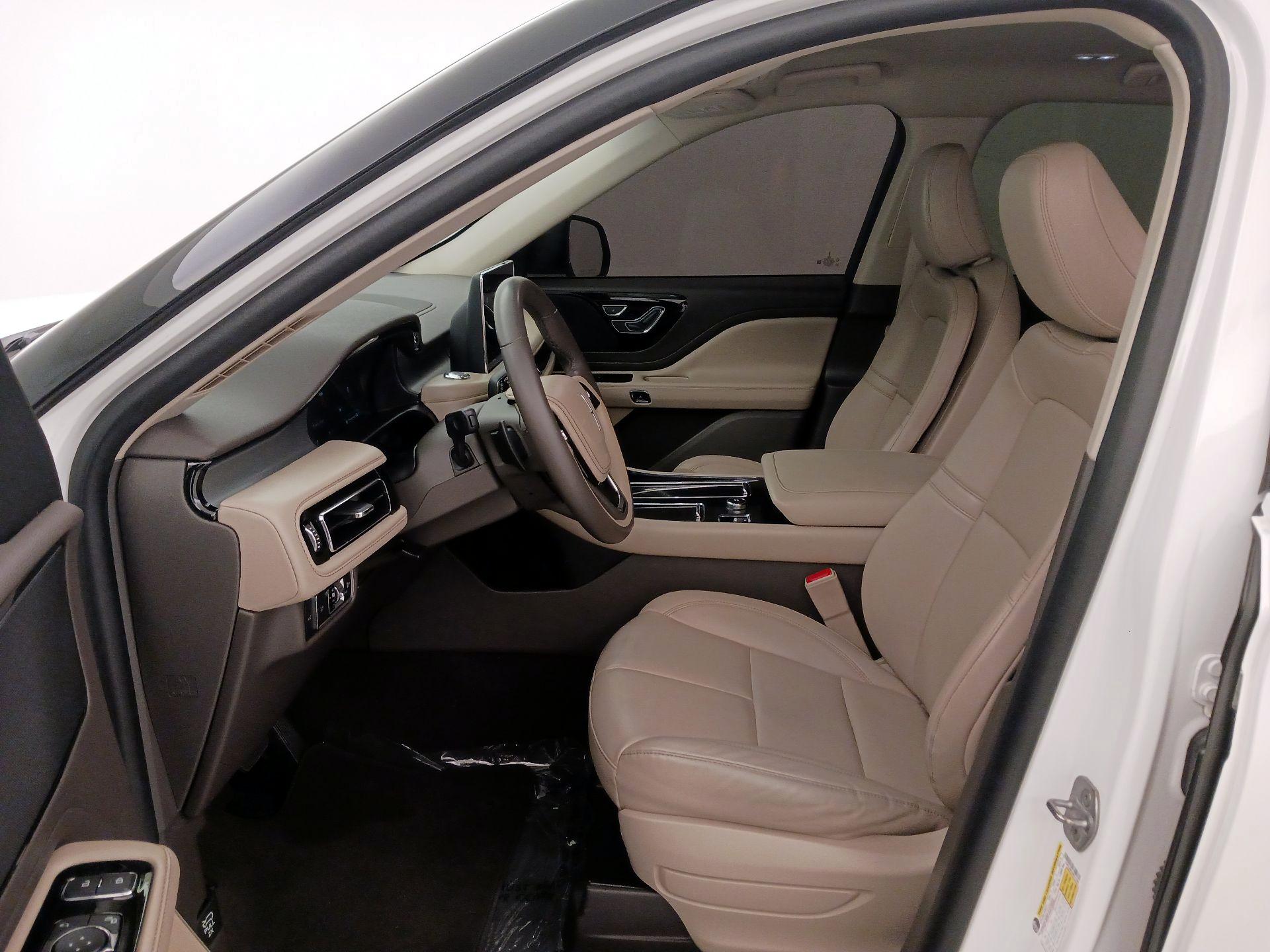 Thumbnail: 2021 Lincoln Aviator - 11