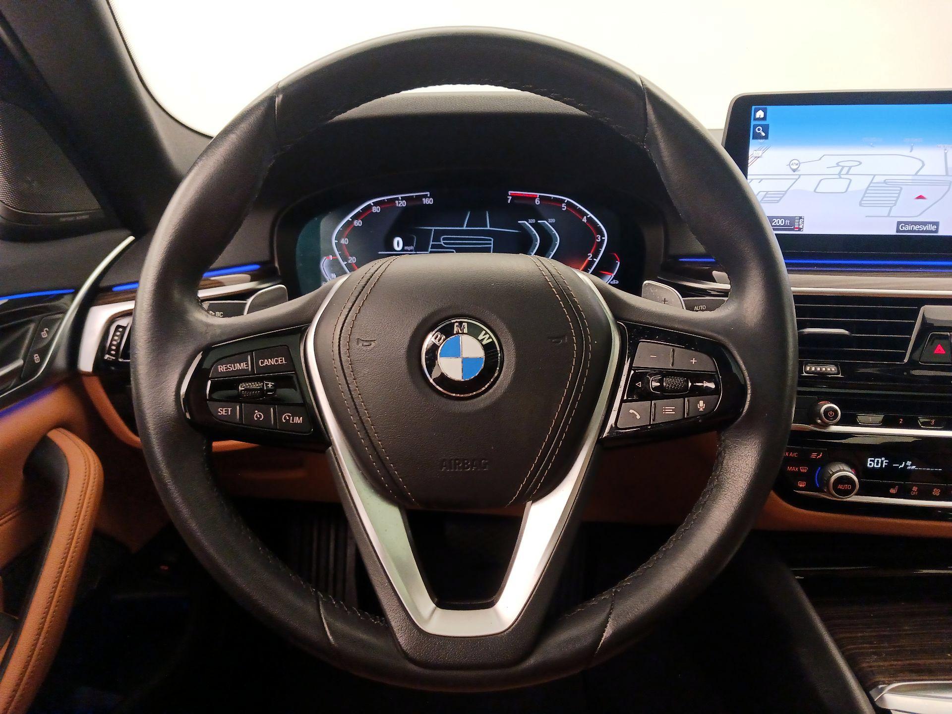 Thumbnail: 2023 BMW 5 Series - 10
