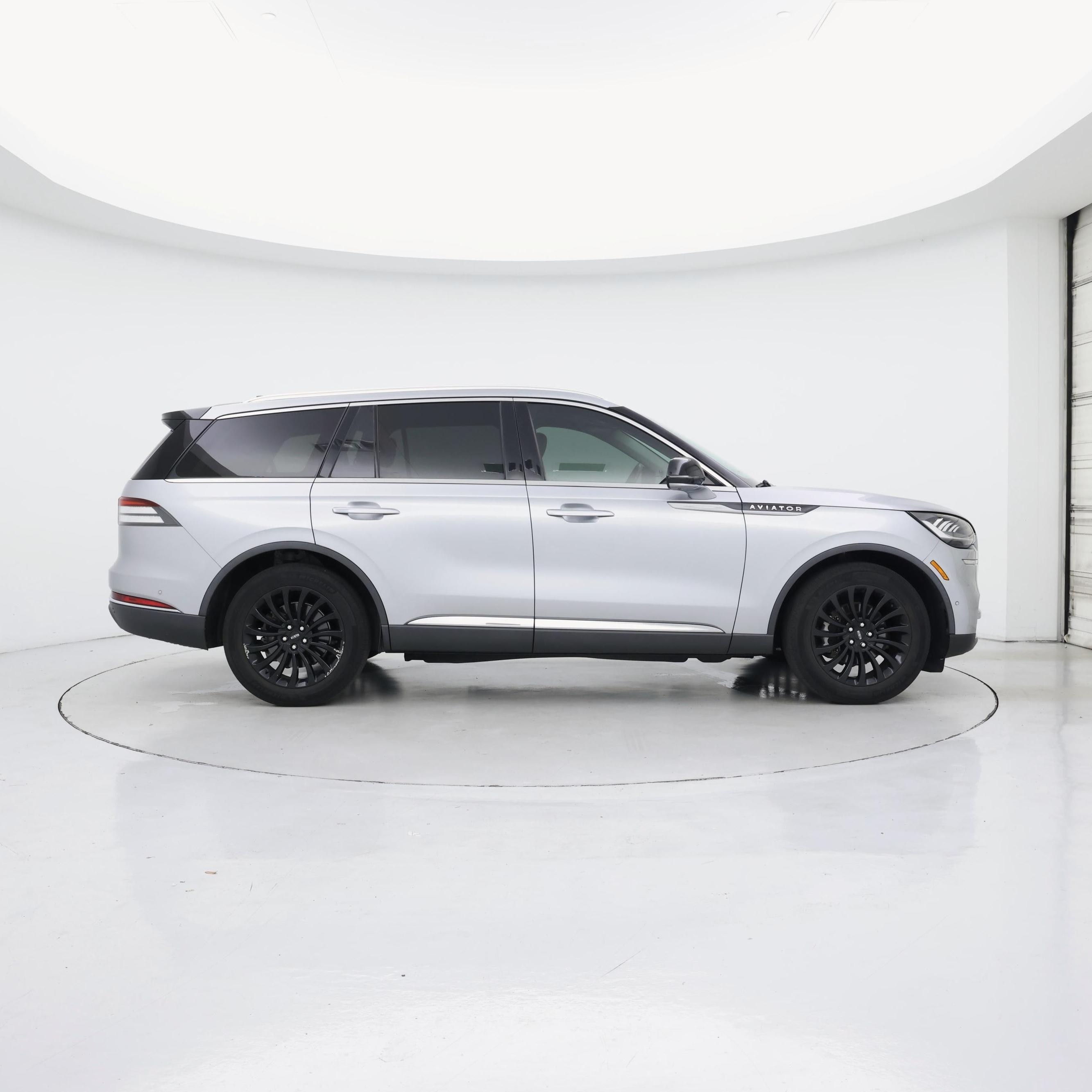 Thumbnail: 2022 Lincoln Aviator - 7