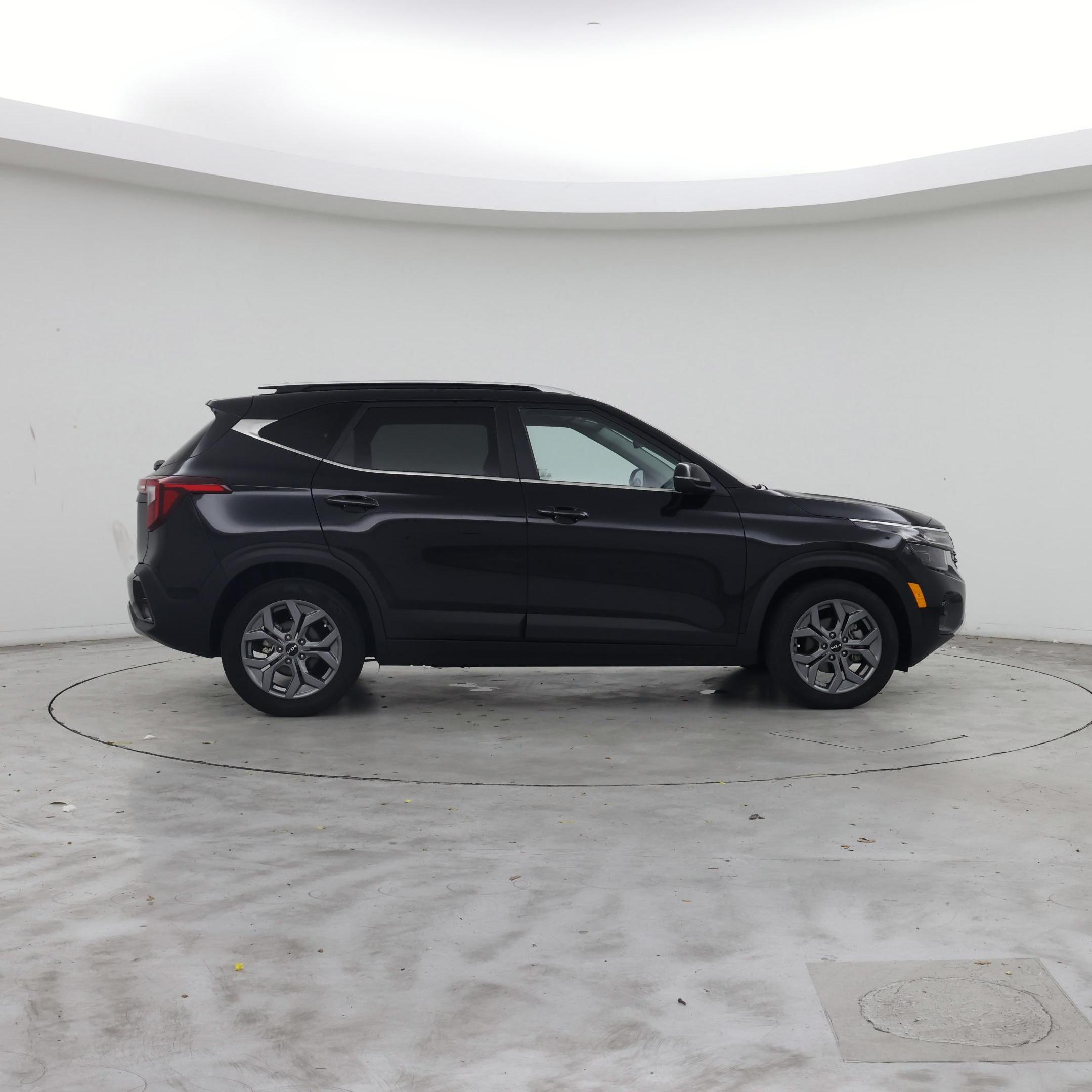 Thumbnail: 2024 Kia Seltos - 7