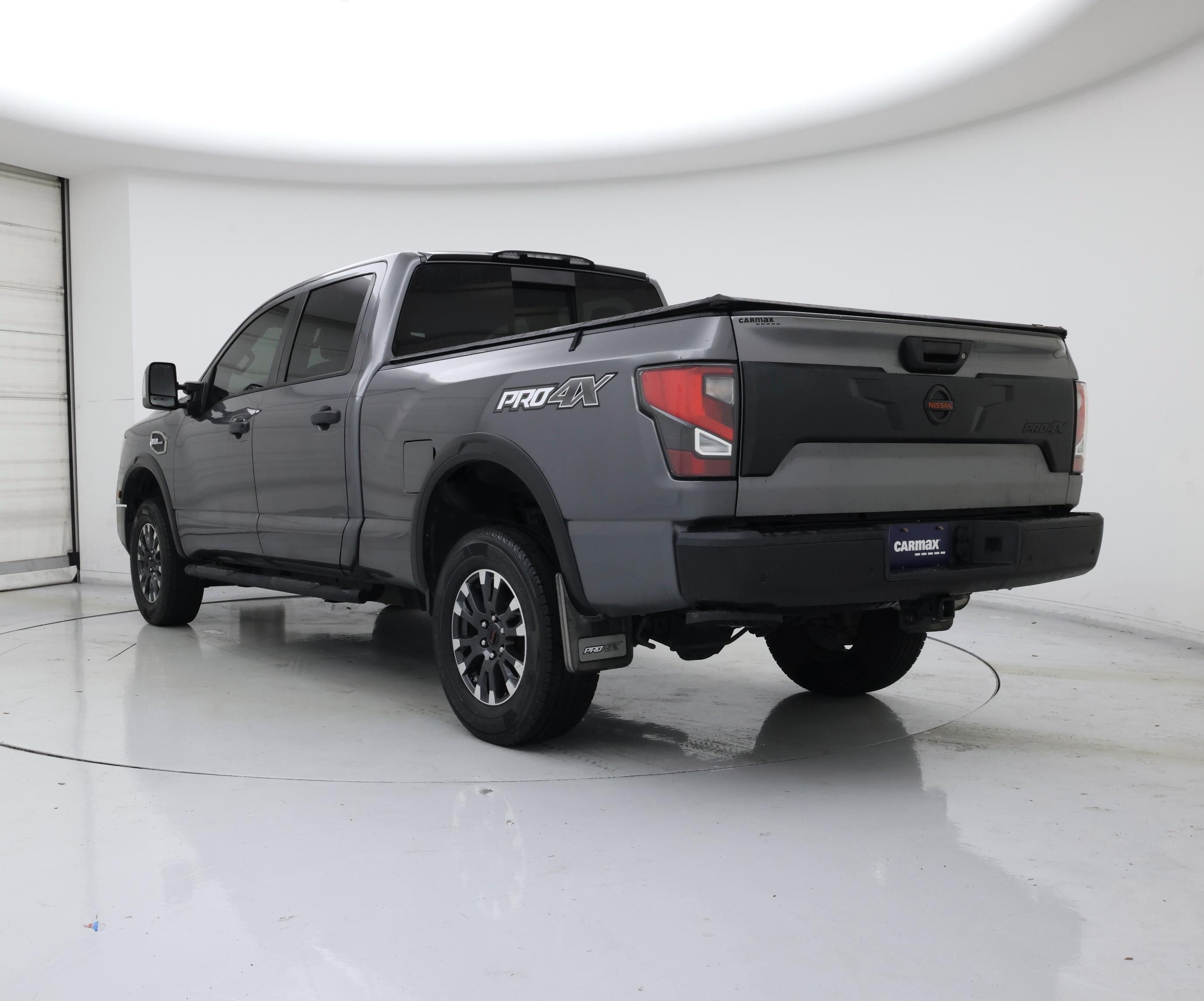 Thumbnail: 2021 Nissan Titan - 2