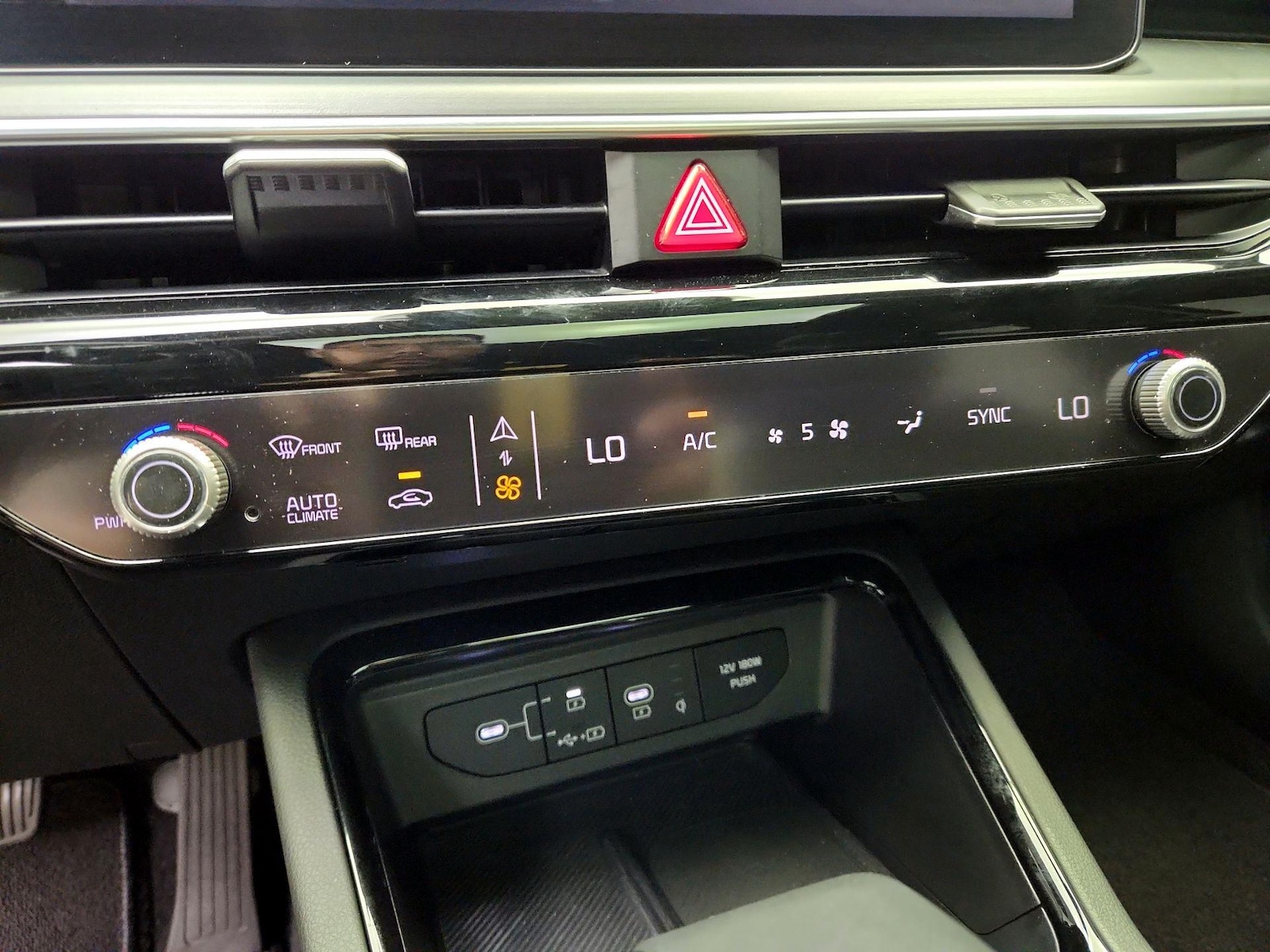 2025 Kia K5 GT-Line - Photo 18