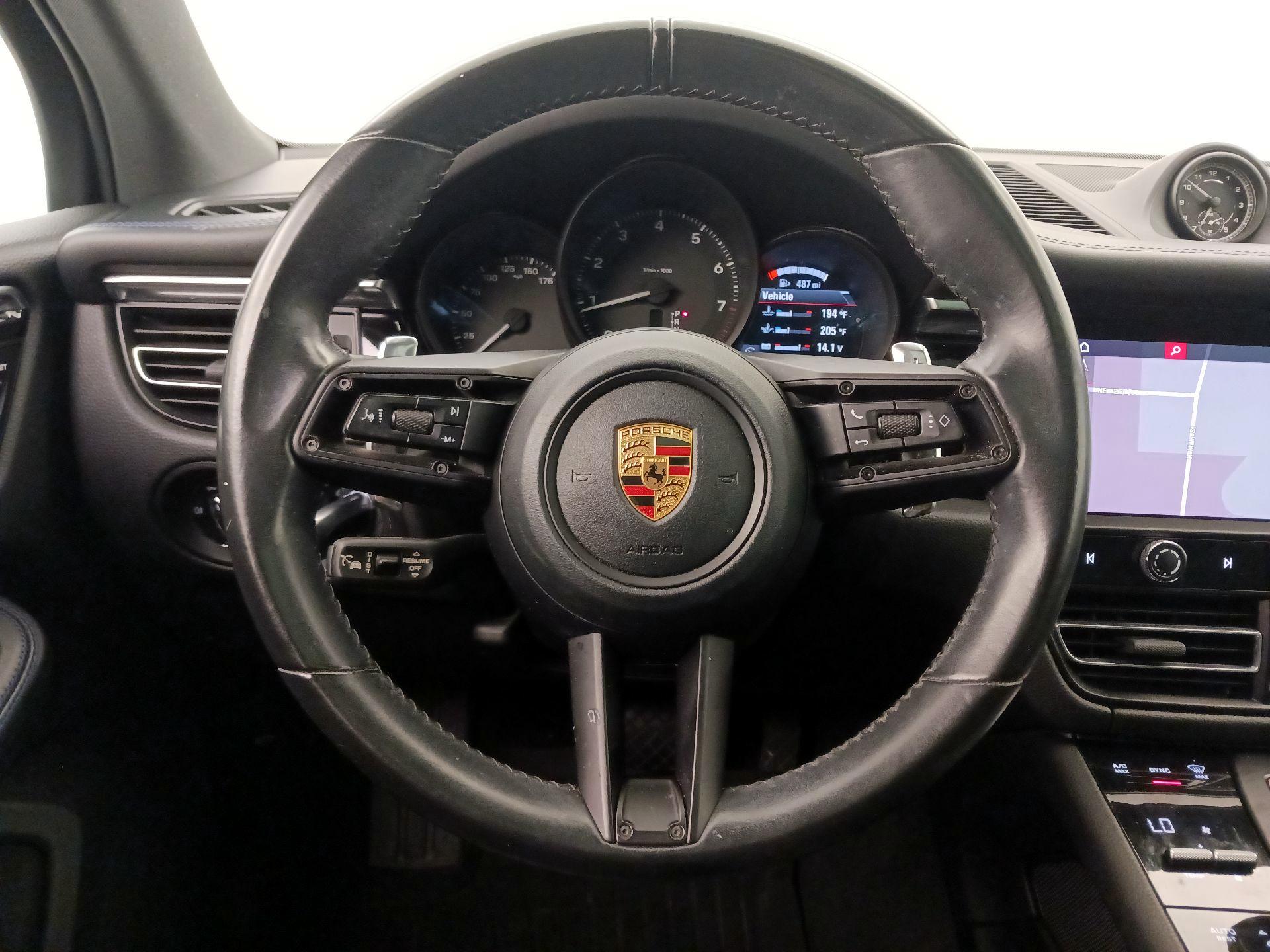 Thumbnail: 2023 Porsche Macan - 10