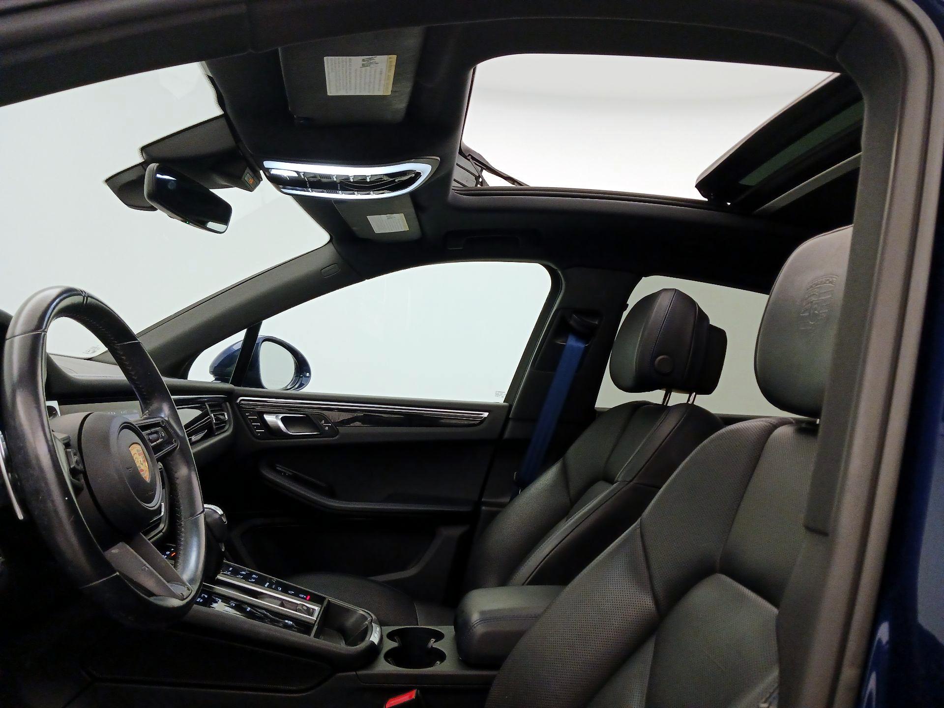 Thumbnail: 2023 Porsche Macan - 20