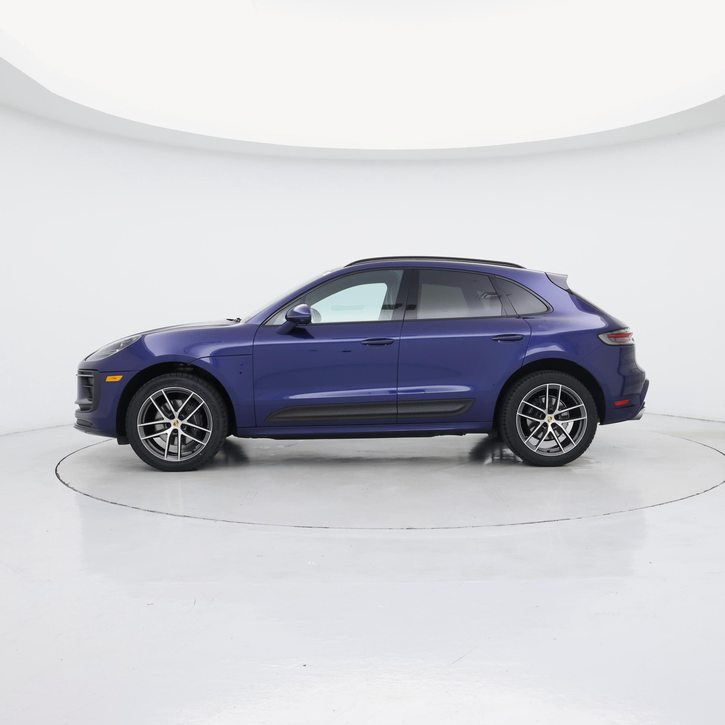 Thumbnail: 2023 Porsche Macan - 3