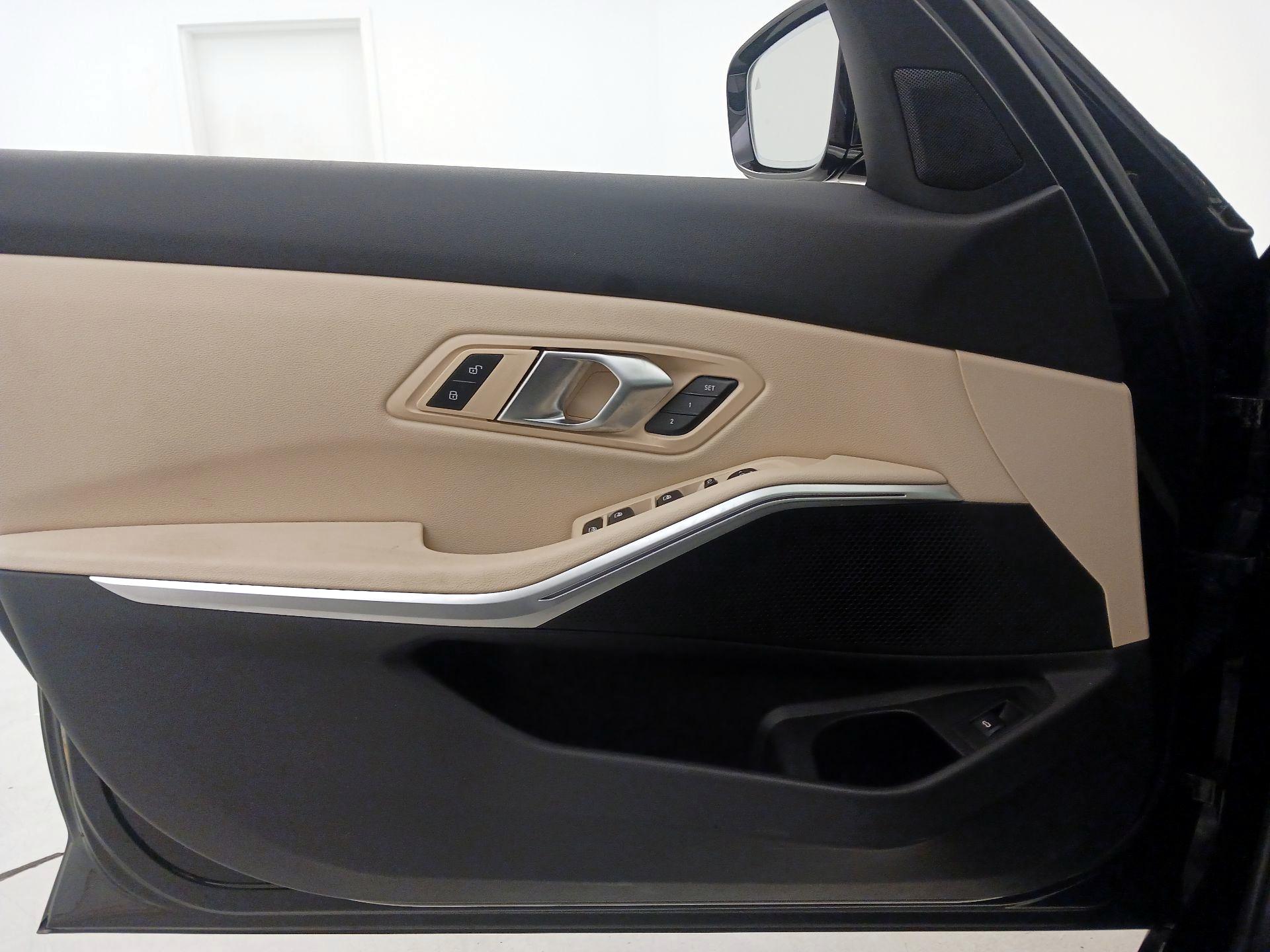Thumbnail: 2024 BMW 3 Series - 12