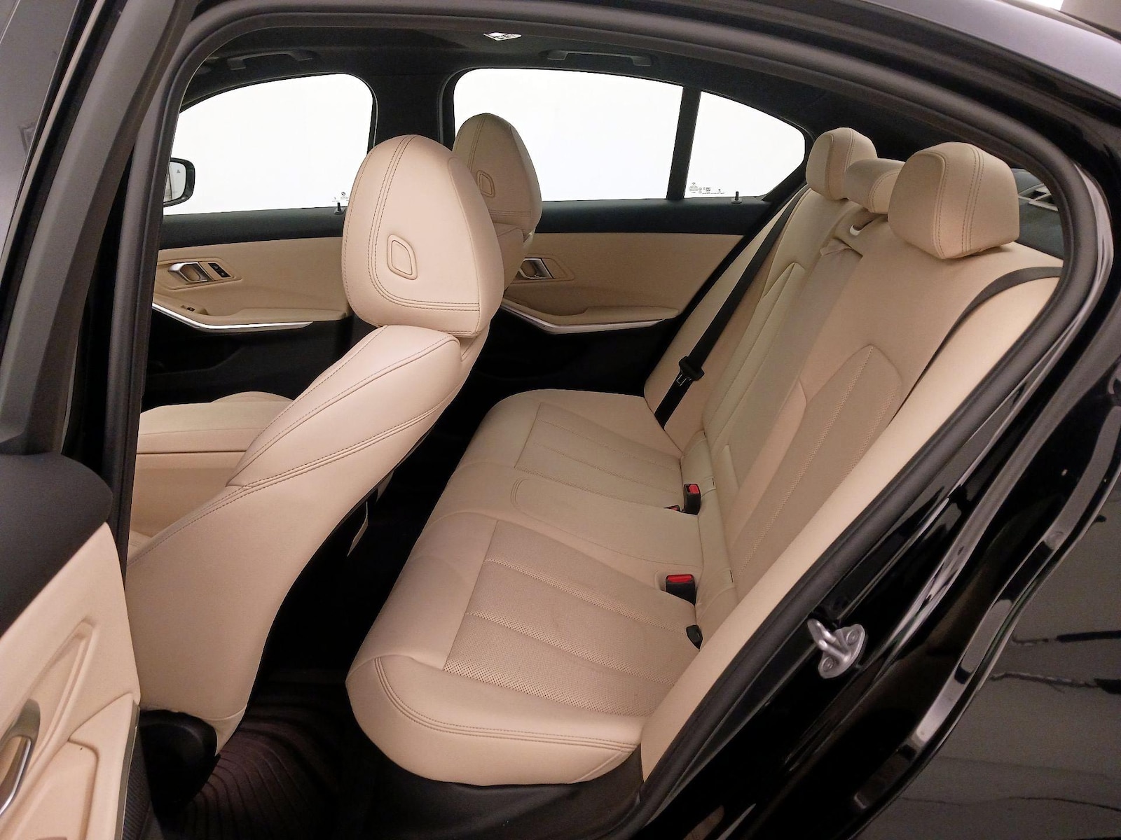 2024 BMW 3 Series 330i - Photo 22