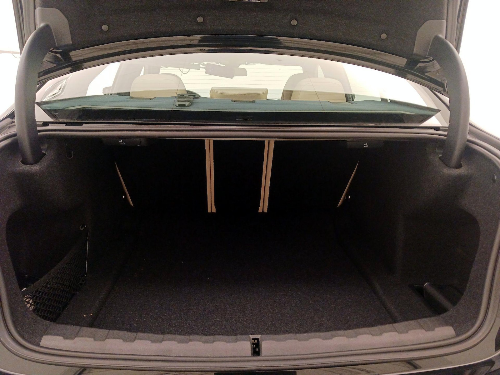 2024 BMW 3 Series 330i - Photo 23