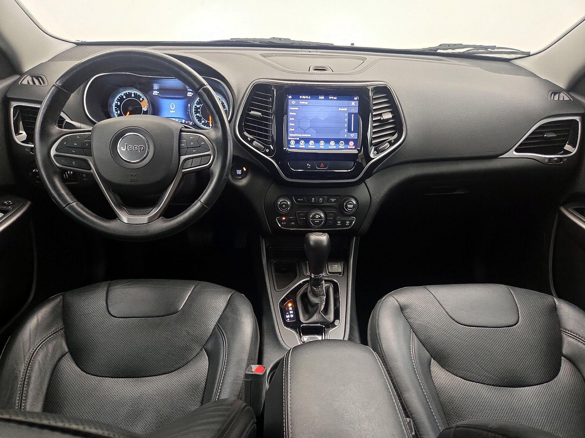 Thumbnail: 2019 Jeep Cherokee - 9