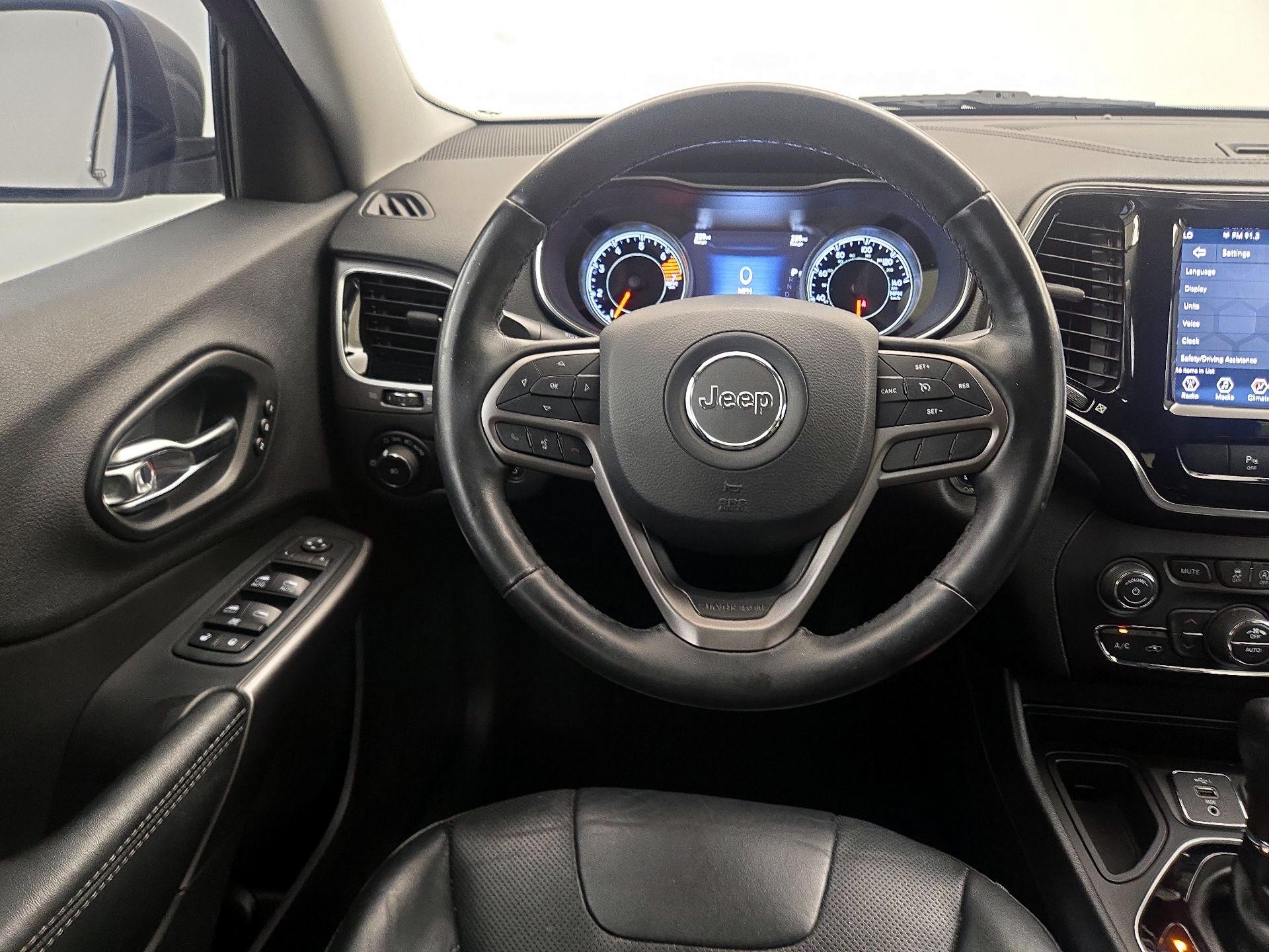 Thumbnail: 2019 Jeep Cherokee - 10