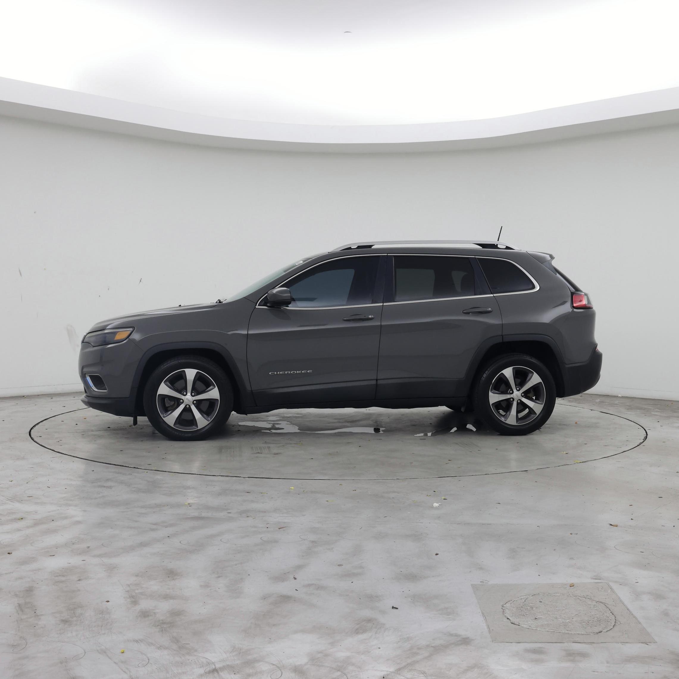 Thumbnail: 2019 Jeep Cherokee - 3