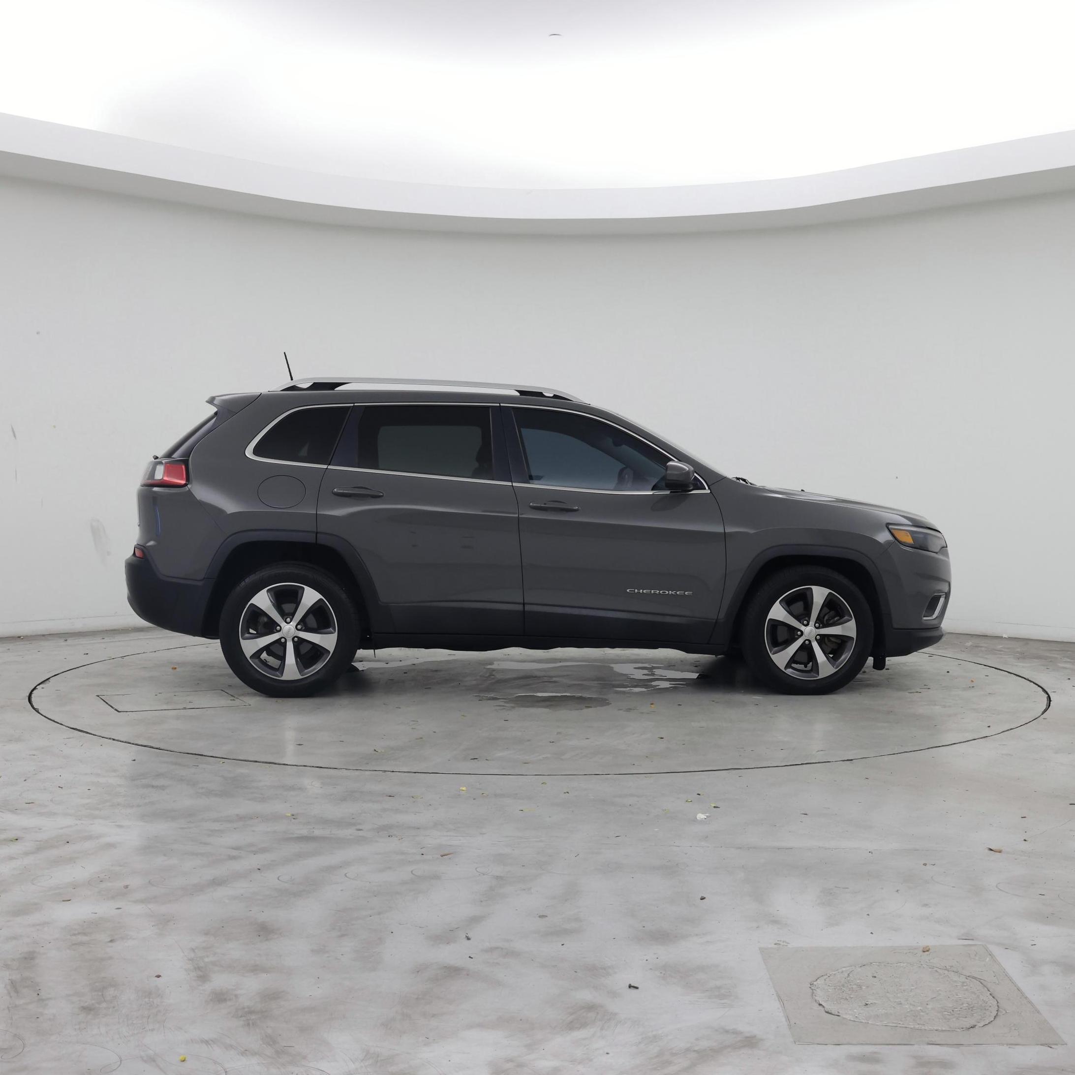 Thumbnail: 2019 Jeep Cherokee - 7