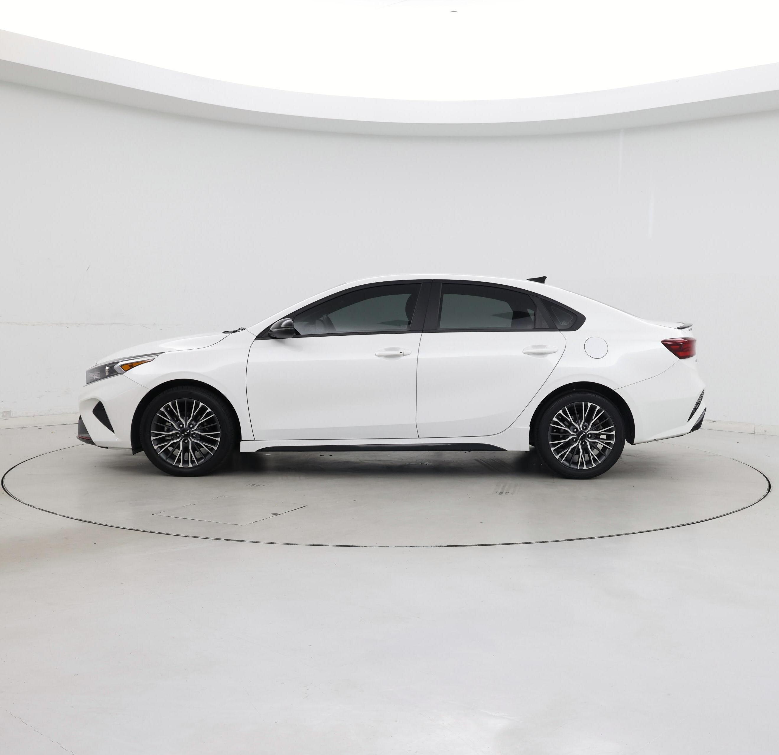 Thumbnail: 2024 Kia Forte - 3