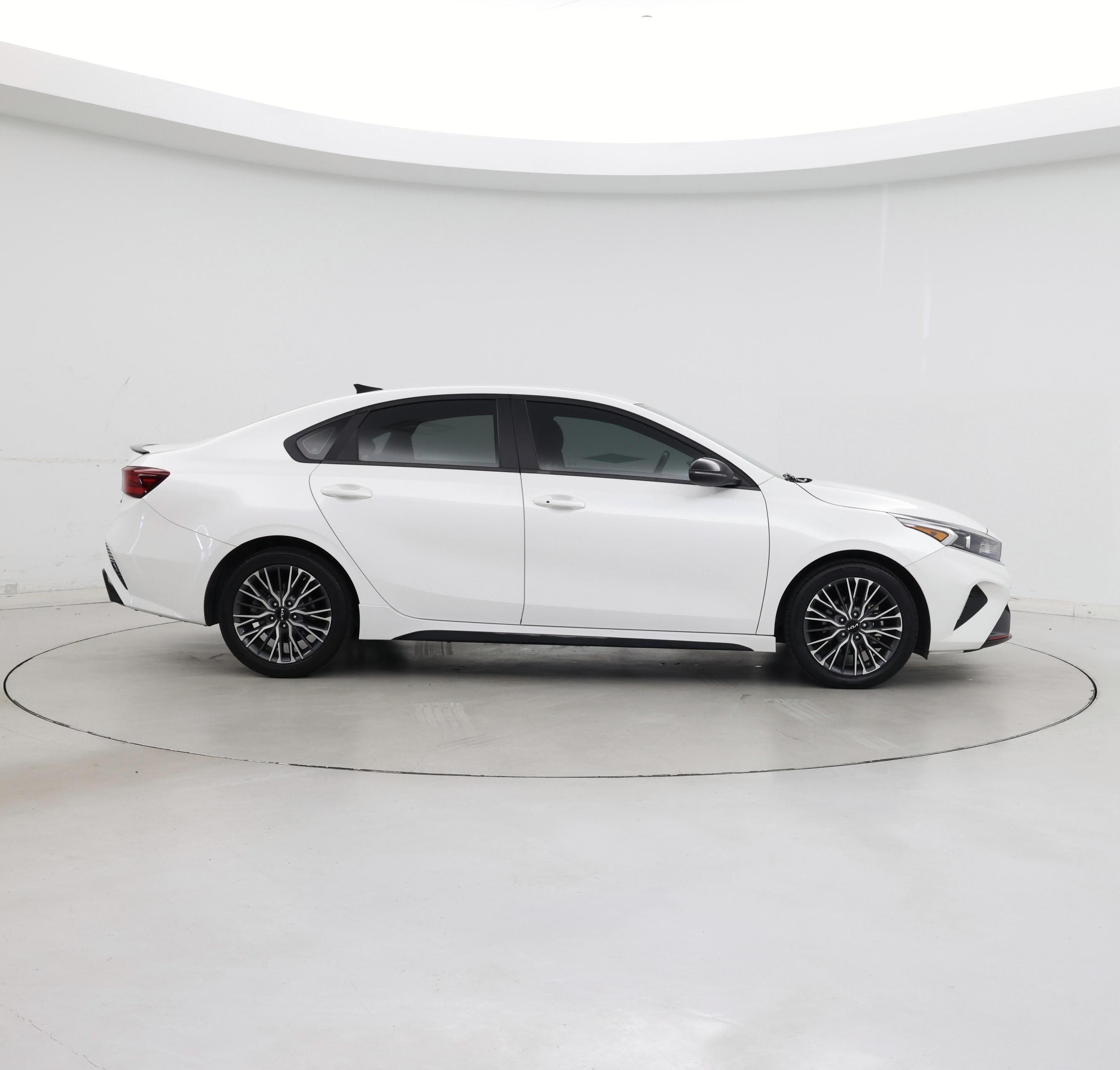 Thumbnail: 2024 Kia Forte - 7