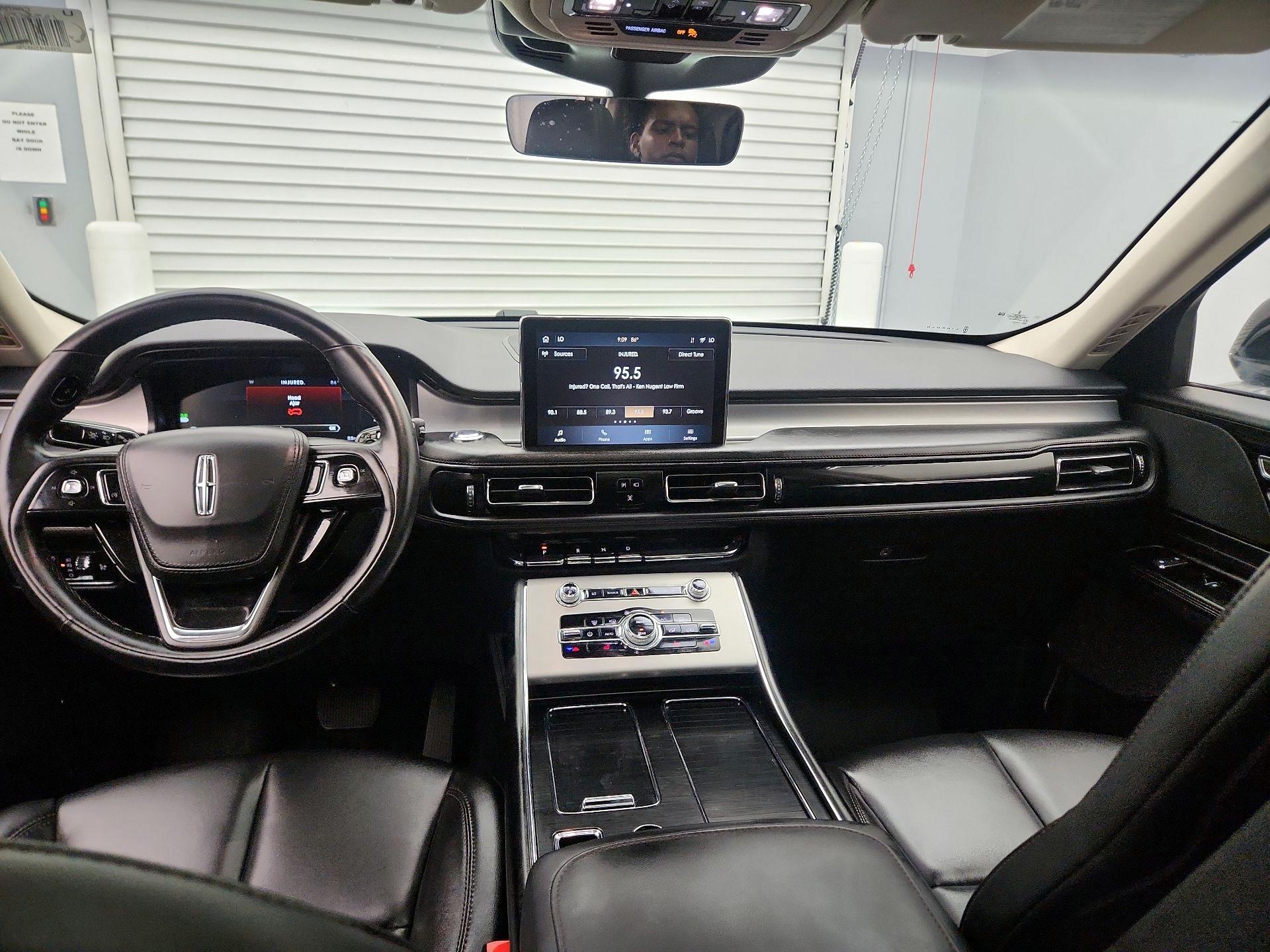 Thumbnail: 2023 Lincoln Aviator - 9