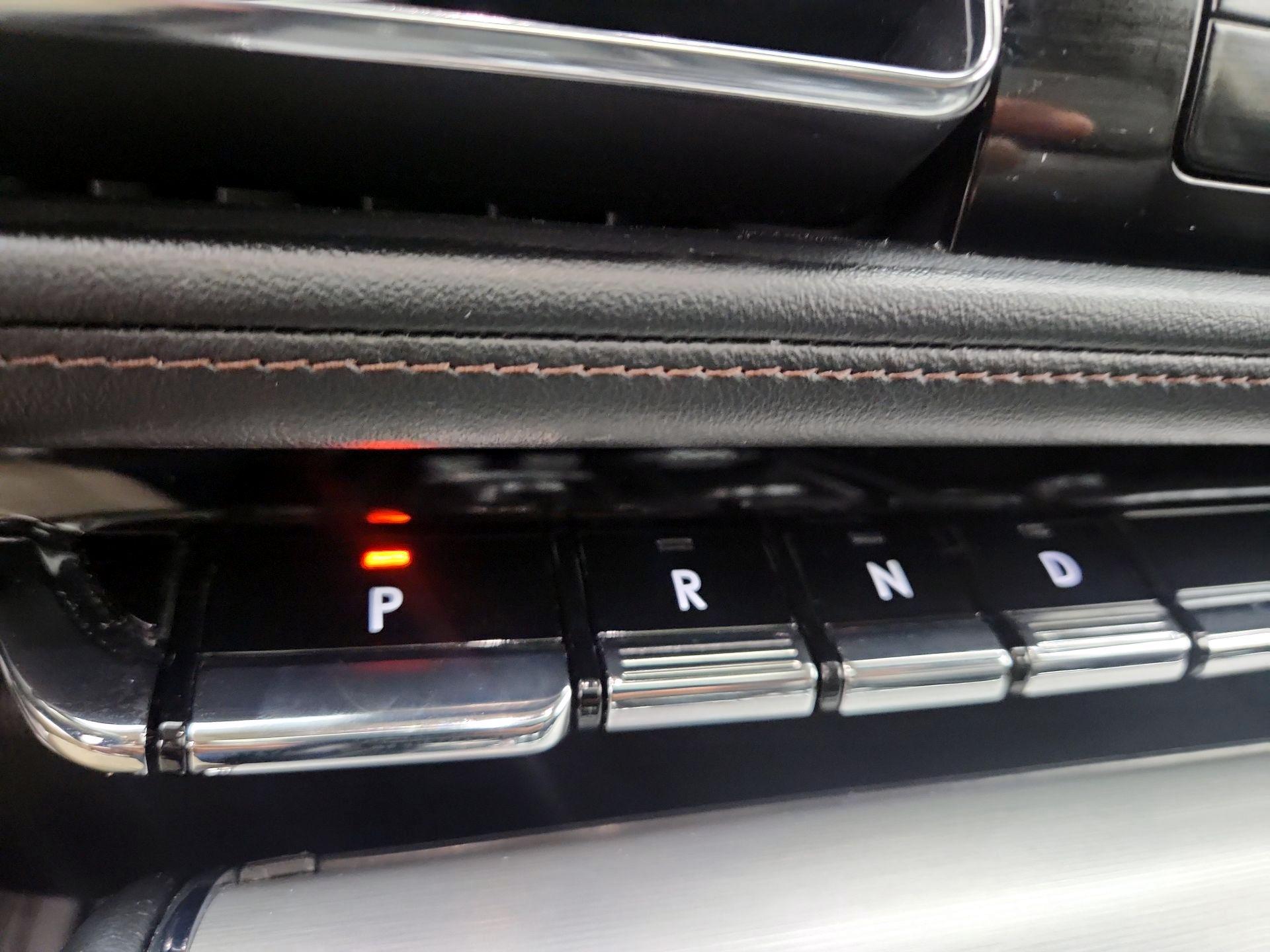 Thumbnail: 2023 Lincoln Aviator - 17