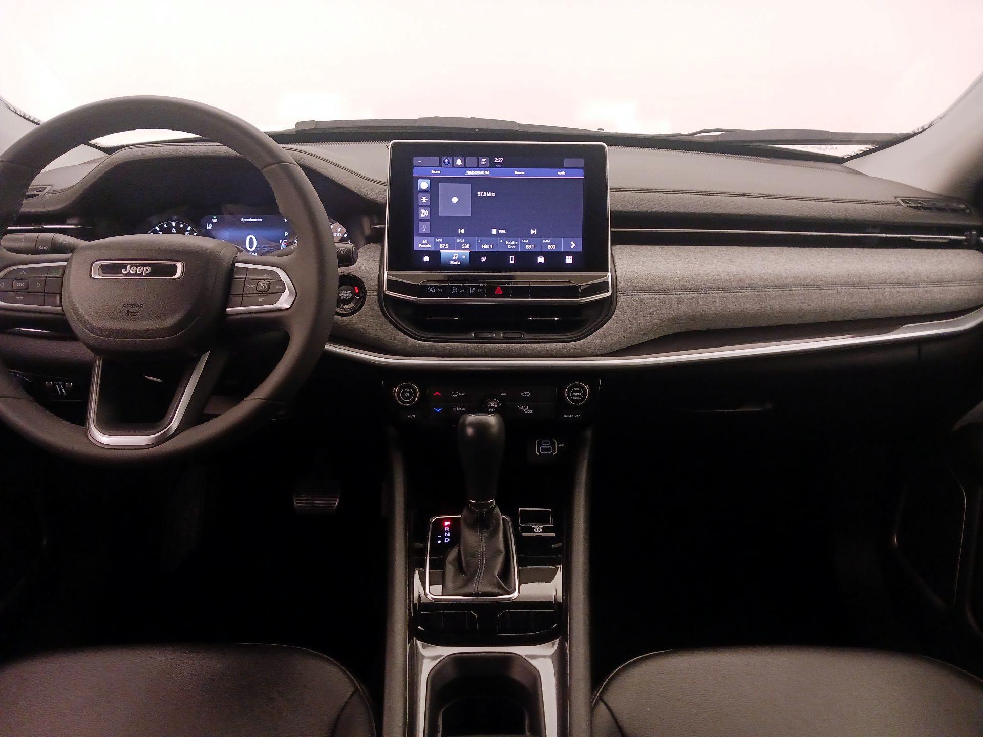 Thumbnail: 2022 Jeep Compass - 9