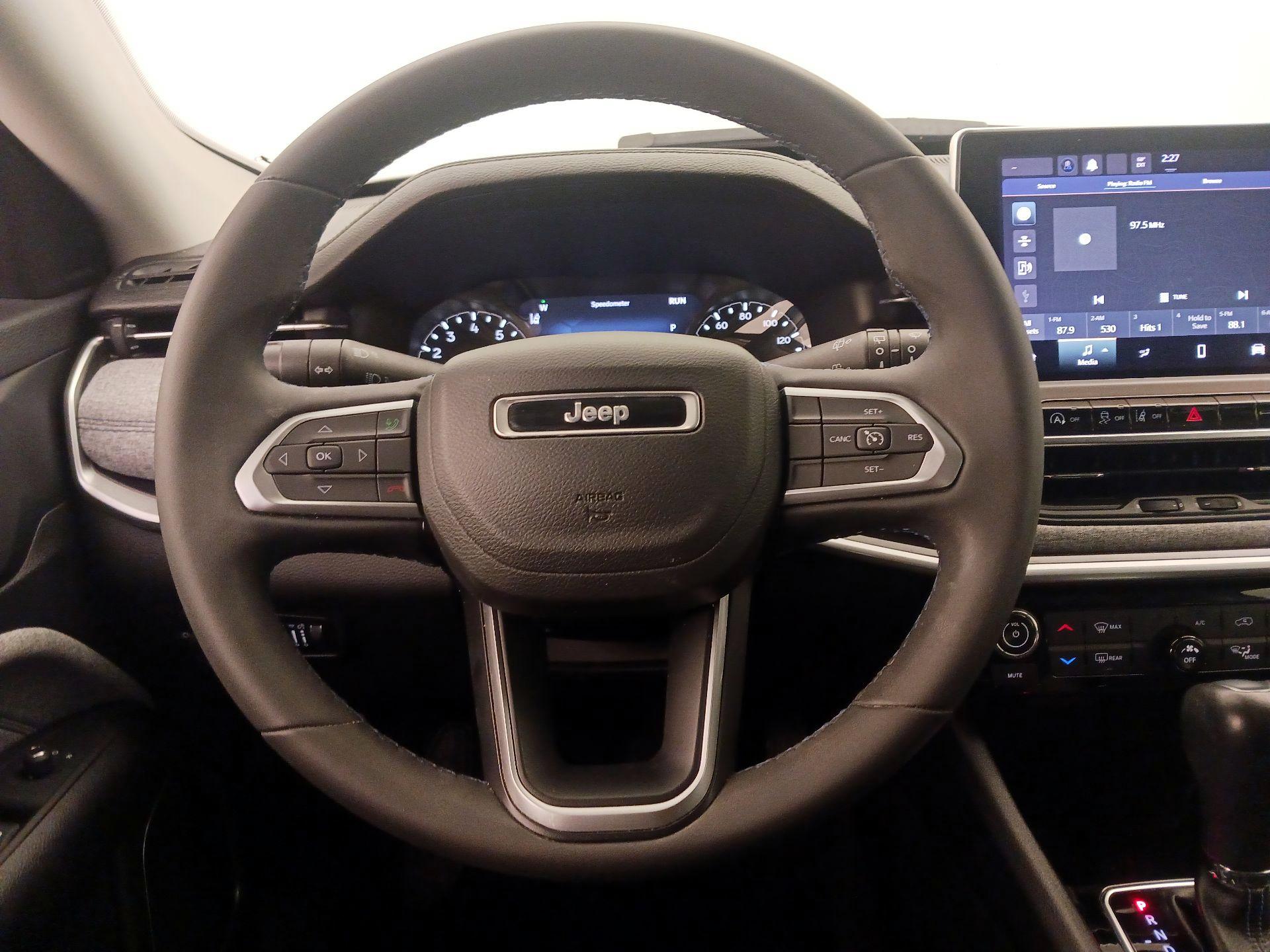 Thumbnail: 2022 Jeep Compass - 10