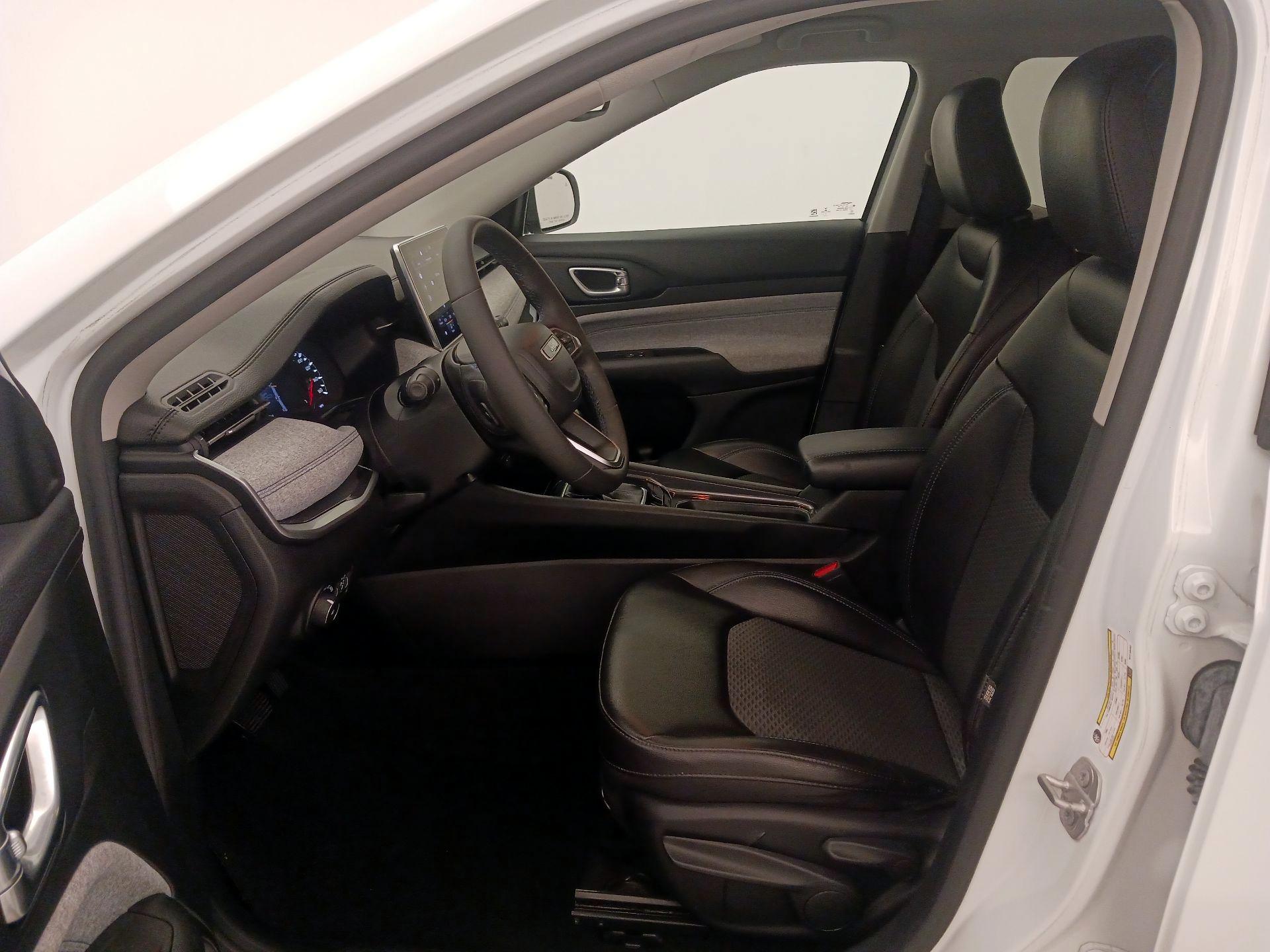 Thumbnail: 2022 Jeep Compass - 11