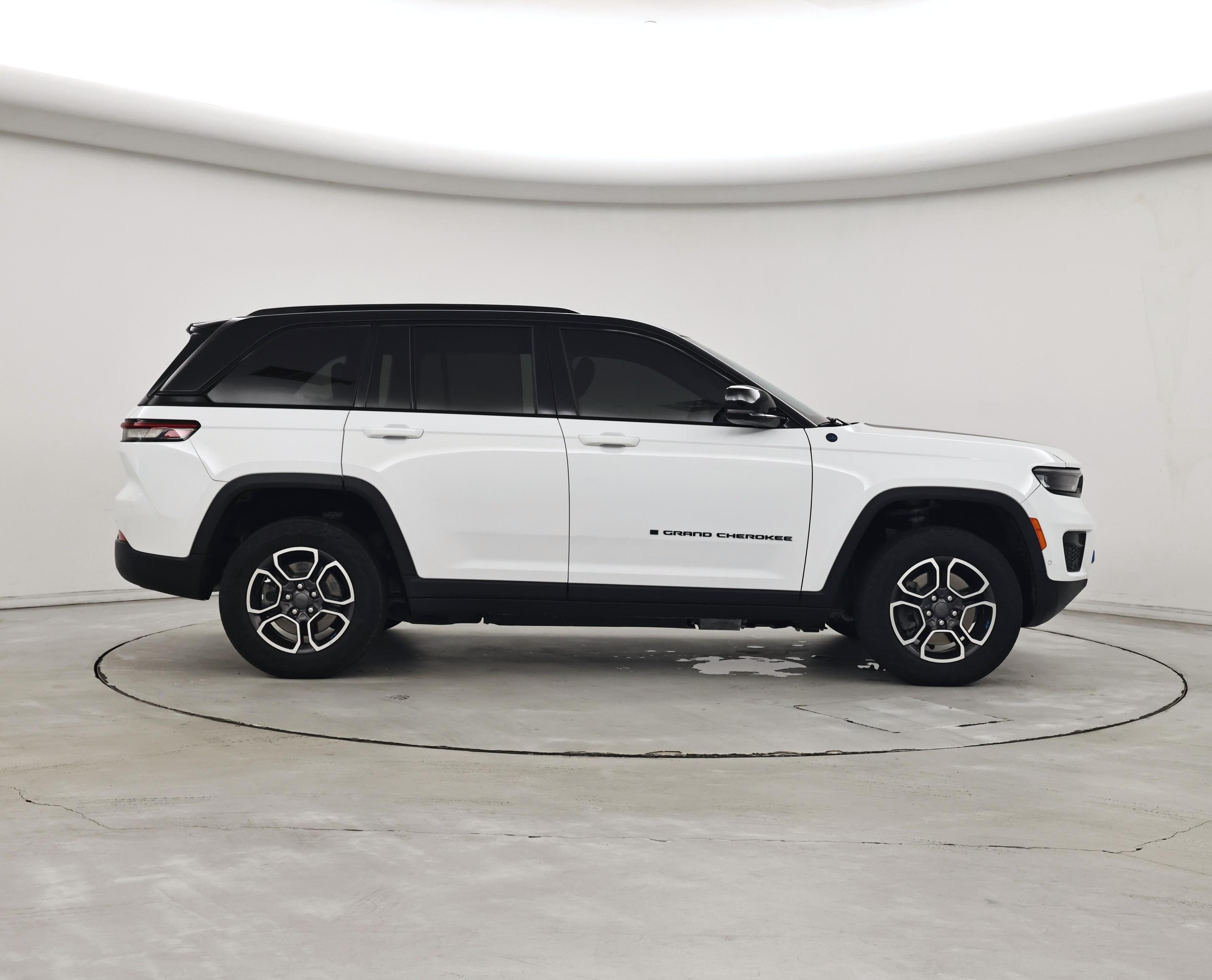 Thumbnail: 2022 Jeep Grand Cherokee - 7
