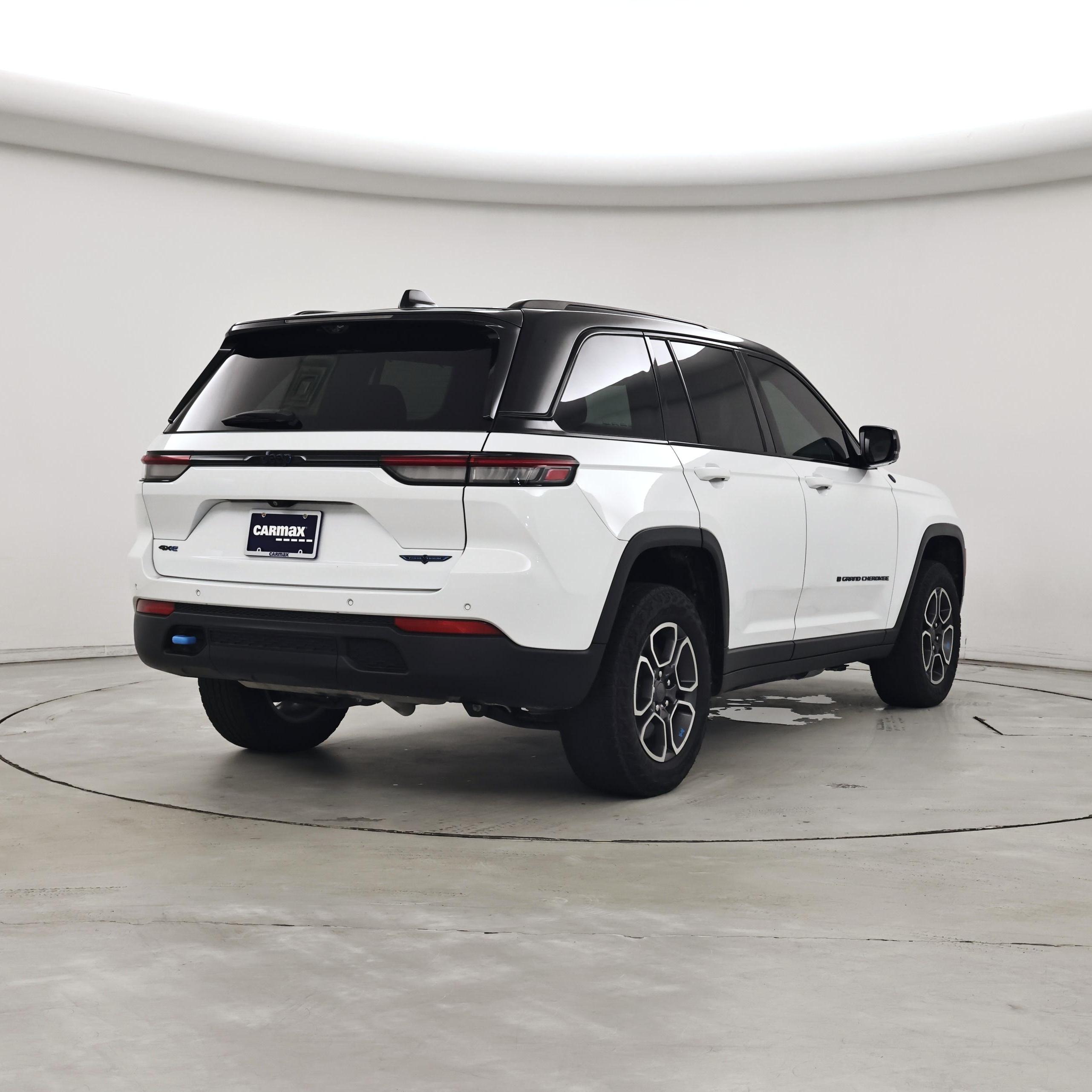 Thumbnail: 2022 Jeep Grand Cherokee - 8