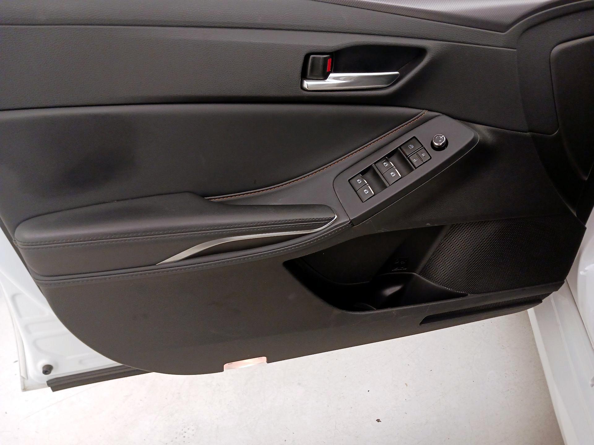 Thumbnail: 2021 Toyota Avalon - 12