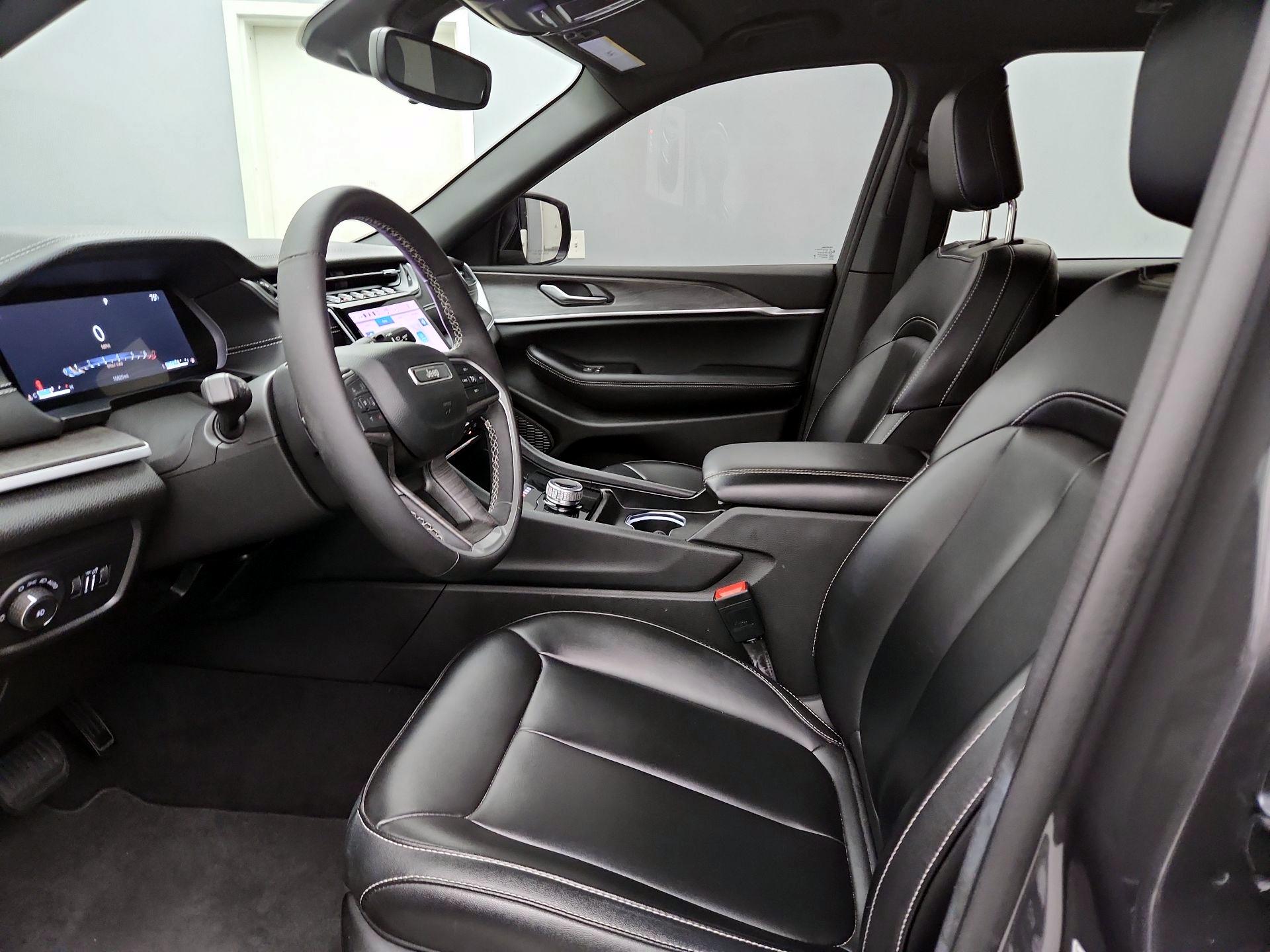 Thumbnail: 2024 Jeep Grand Cherokee - 11