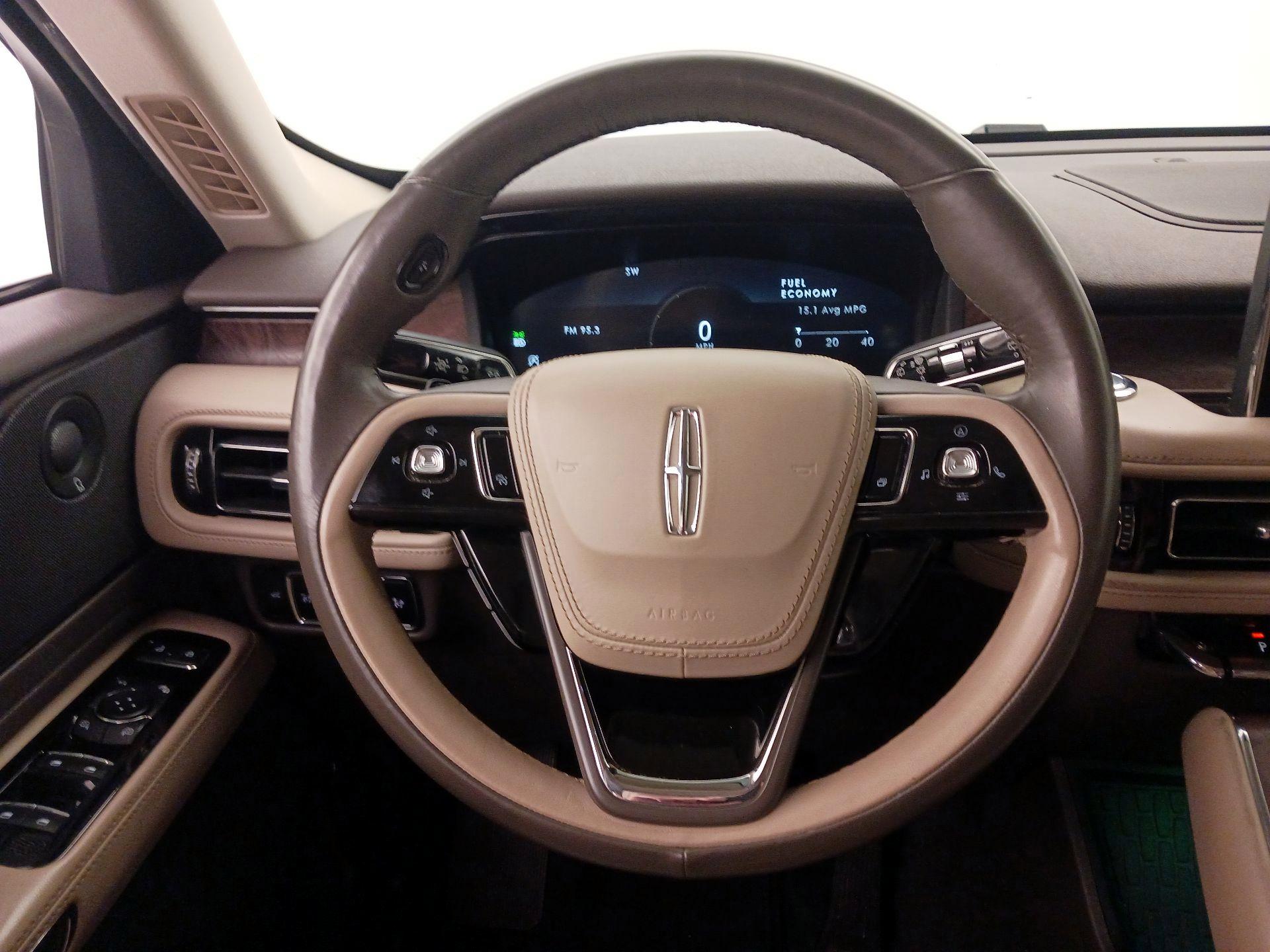 Thumbnail: 2023 Lincoln Aviator - 10