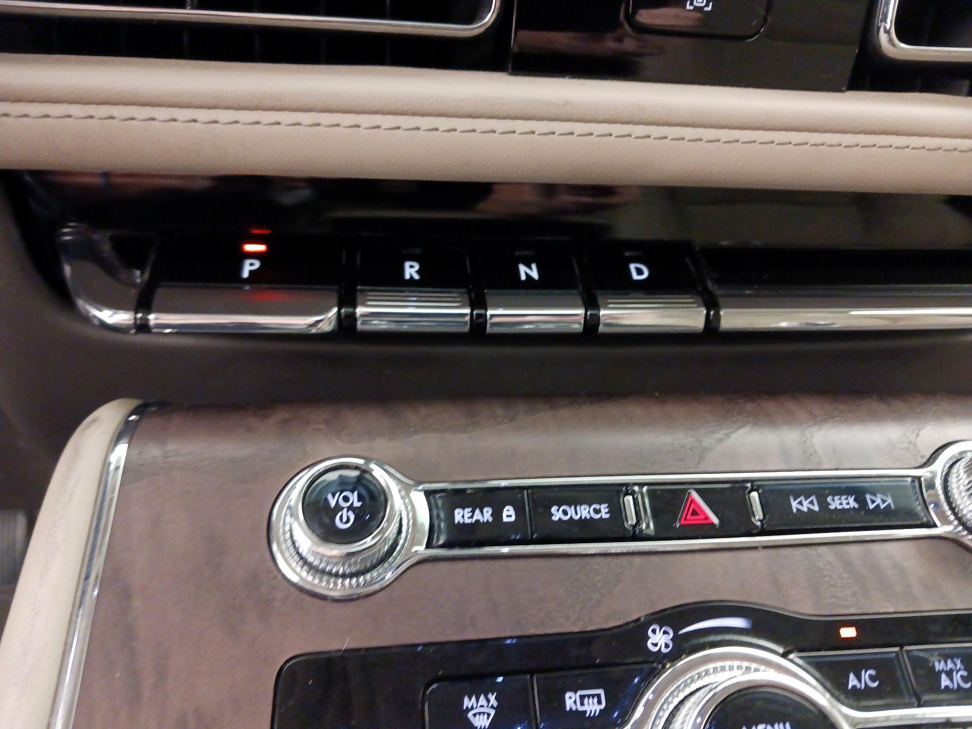 Thumbnail: 2023 Lincoln Aviator - 18