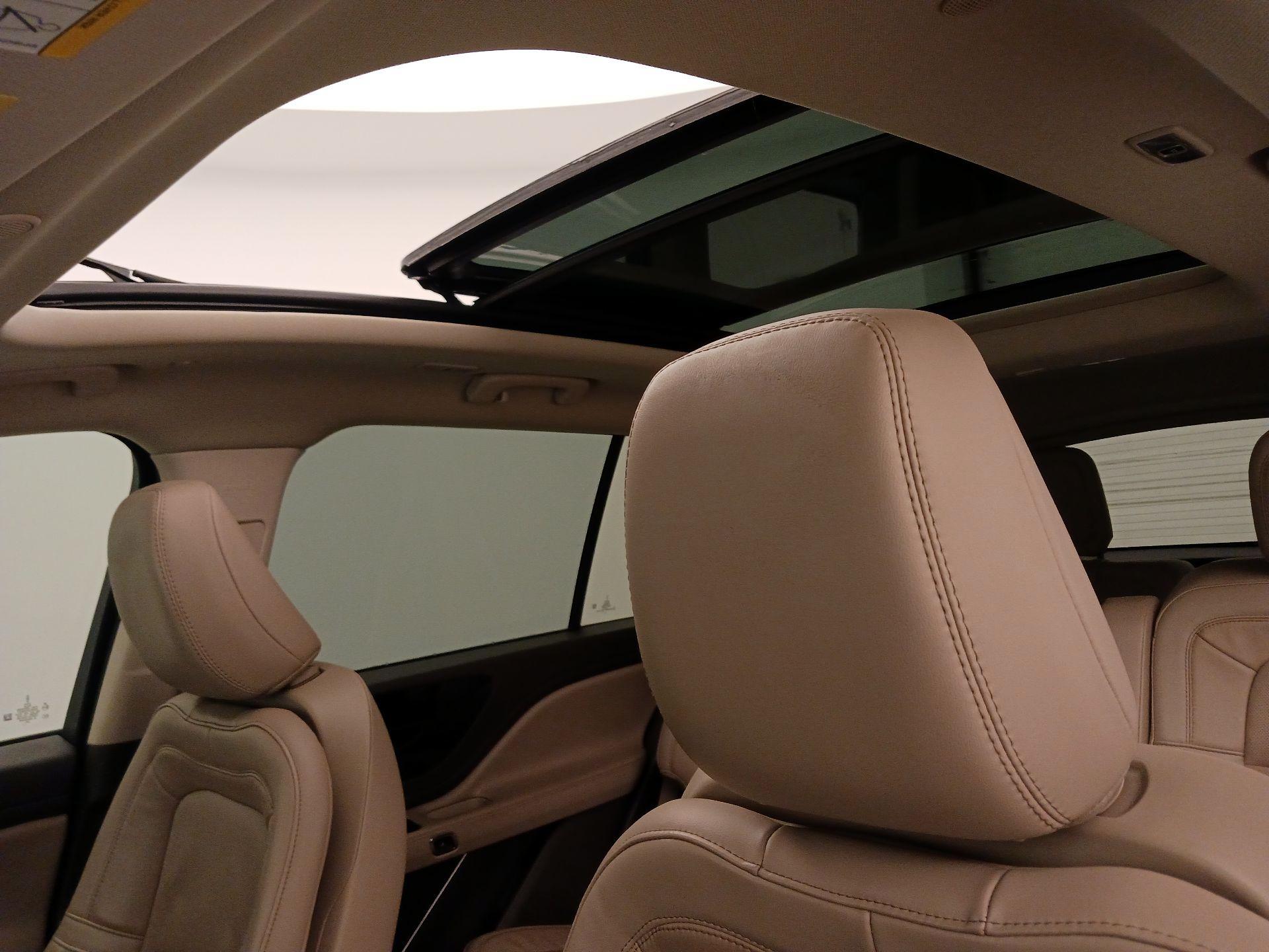Thumbnail: 2023 Lincoln Aviator - 20