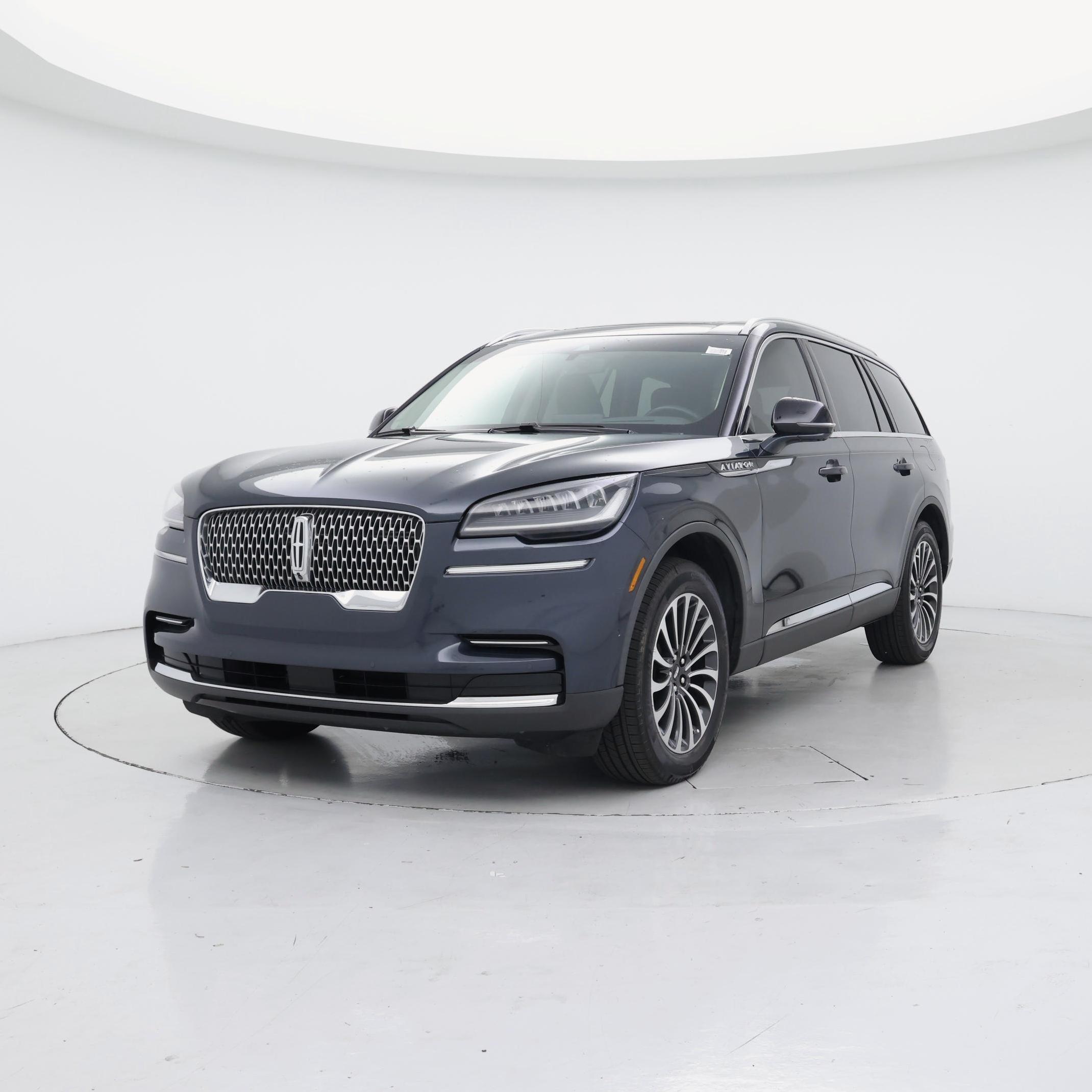 Thumbnail: 2023 Lincoln Aviator - 4