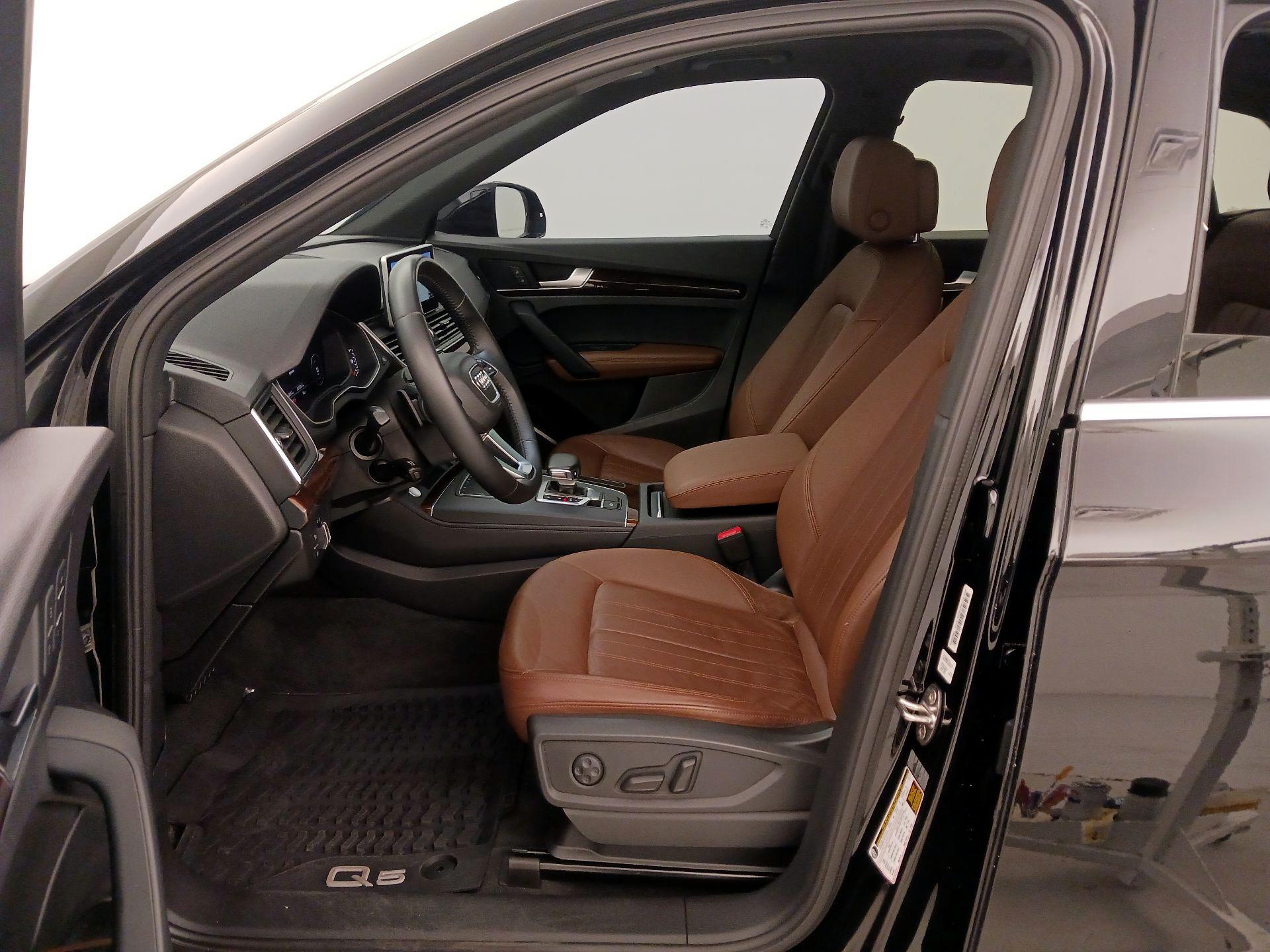 Thumbnail: 2020 Audi Q5 - 11
