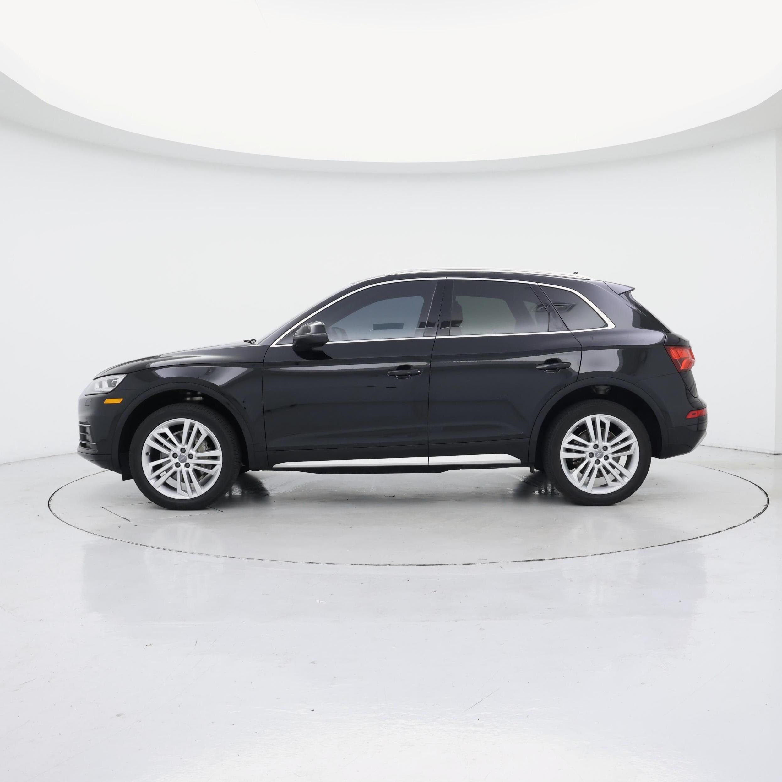 Thumbnail: 2020 Audi Q5 - 3
