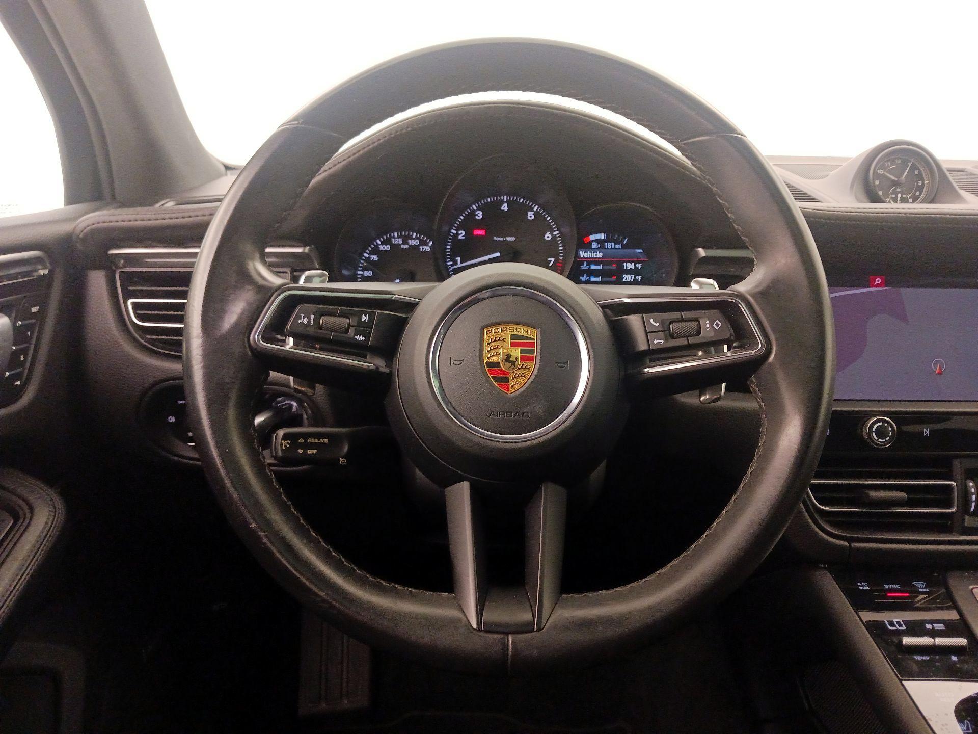 Thumbnail: 2022 Porsche Macan - 10