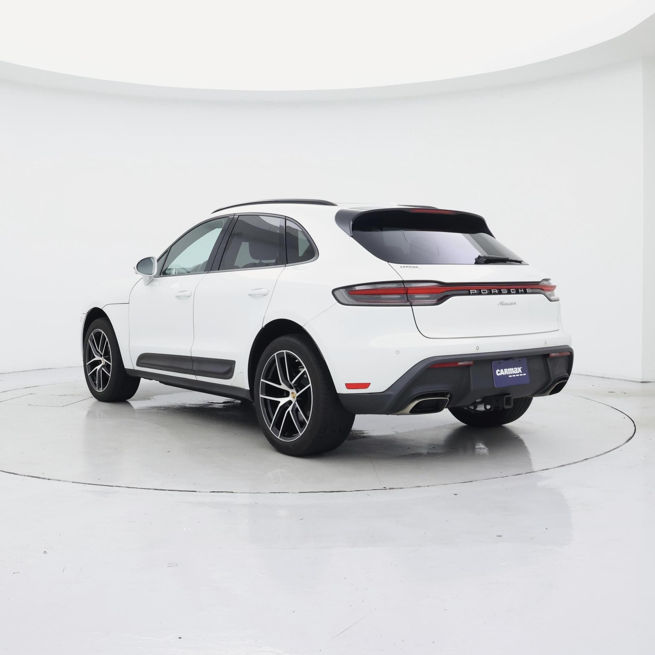 Thumbnail: 2022 Porsche Macan - 2