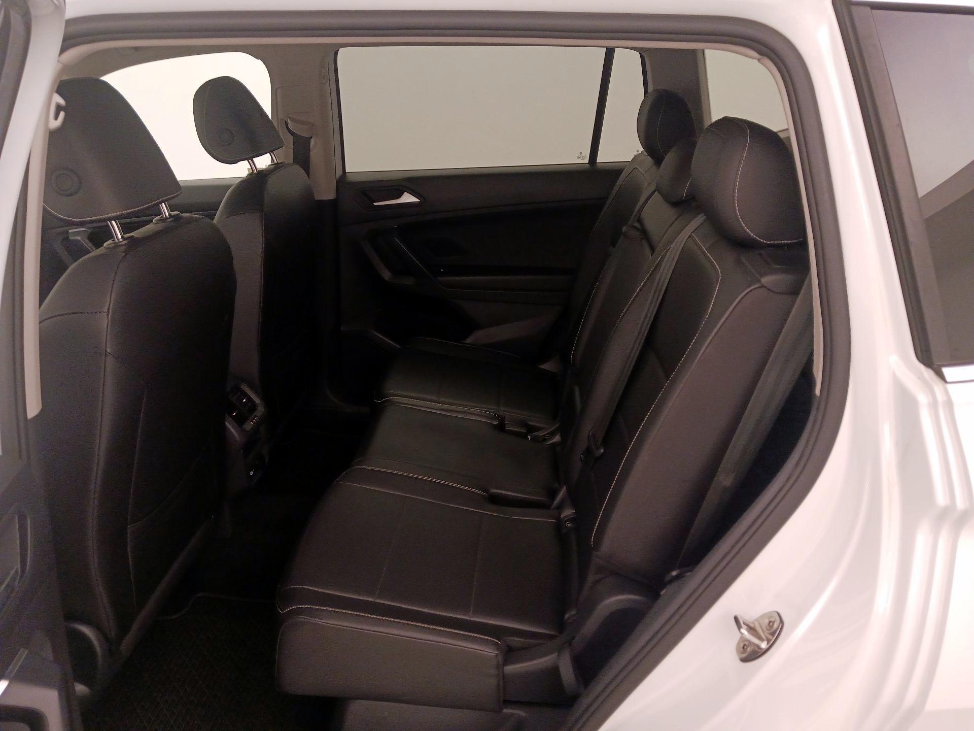Thumbnail: 2021 Volkswagen Tiguan - 20