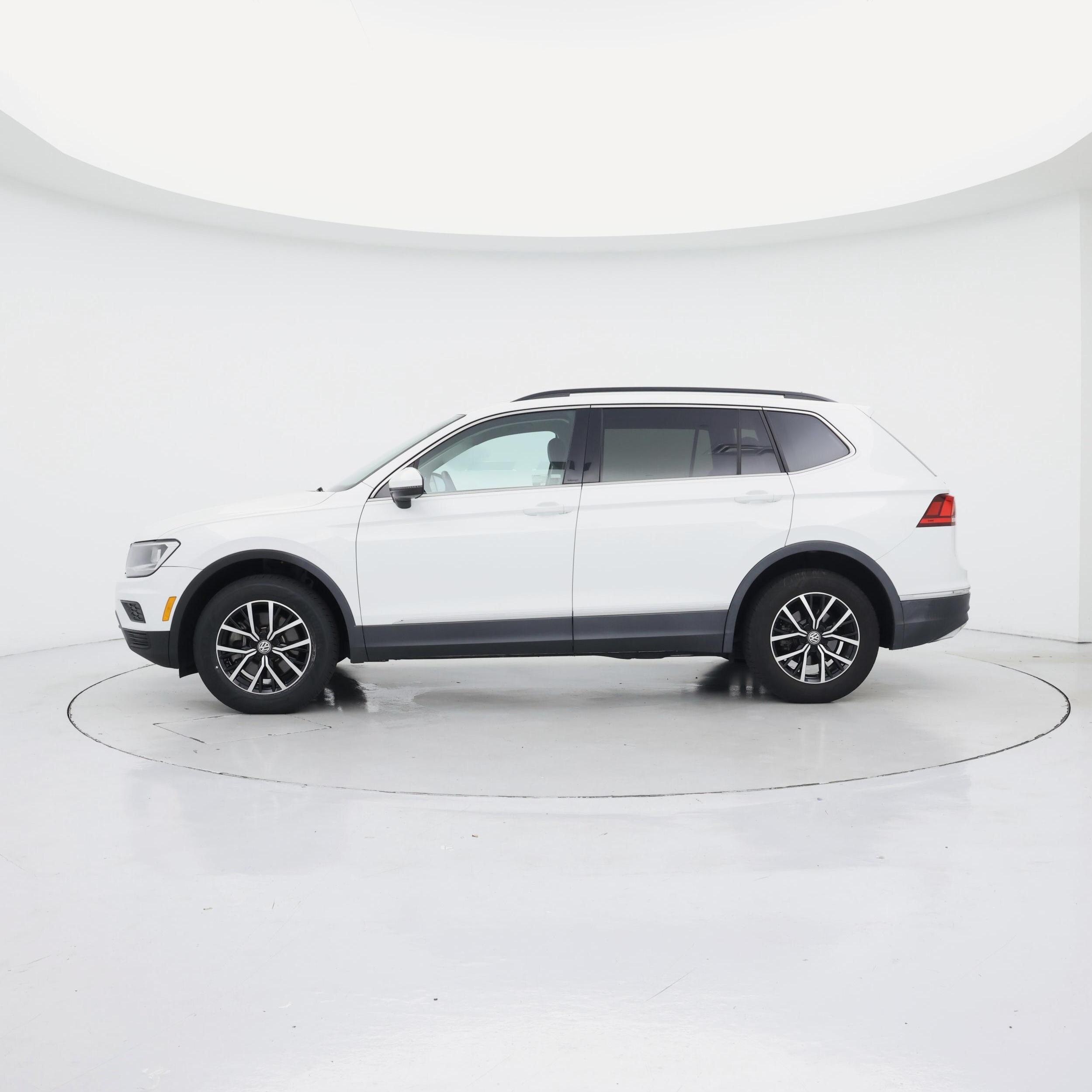 Thumbnail: 2021 Volkswagen Tiguan - 3