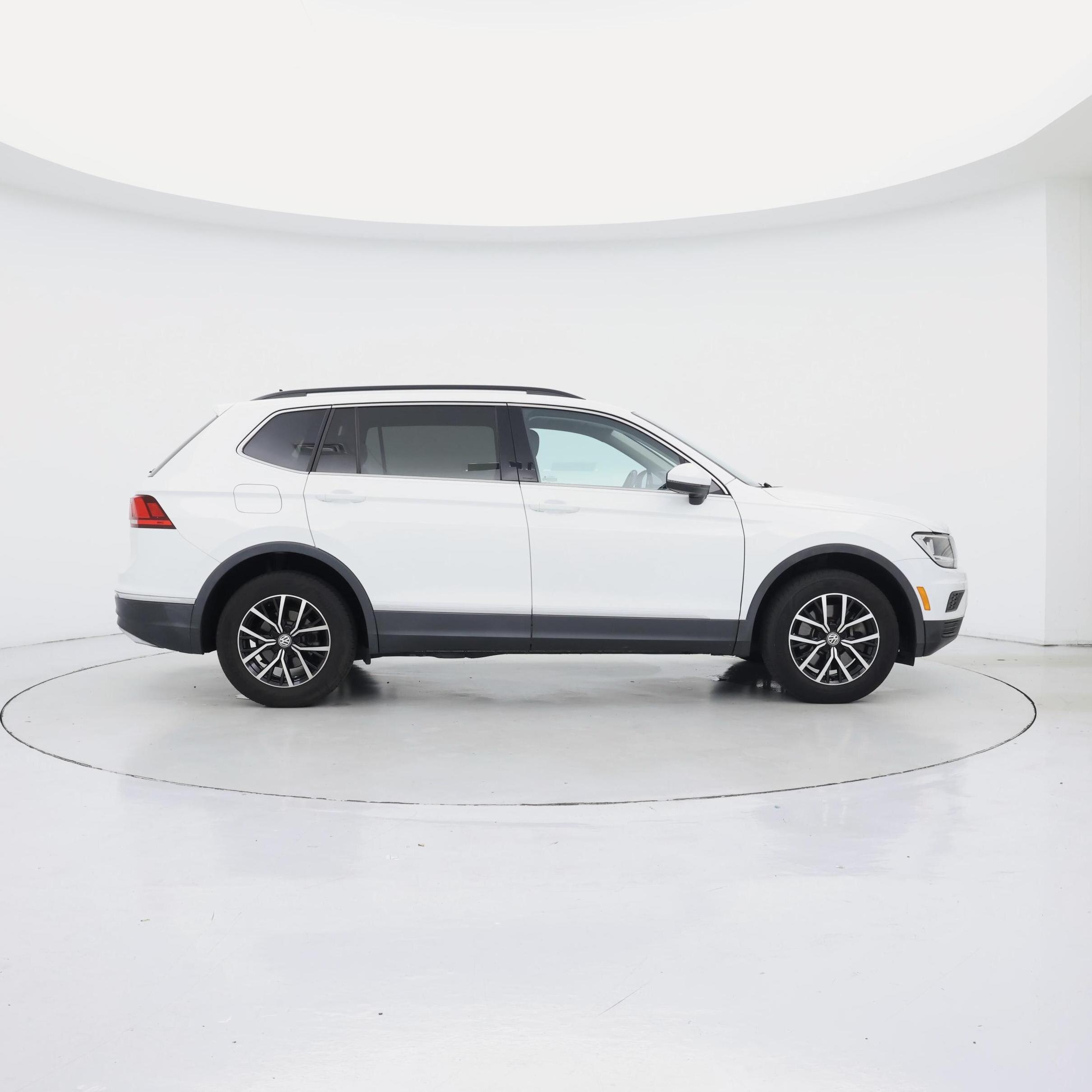 Thumbnail: 2021 Volkswagen Tiguan - 7