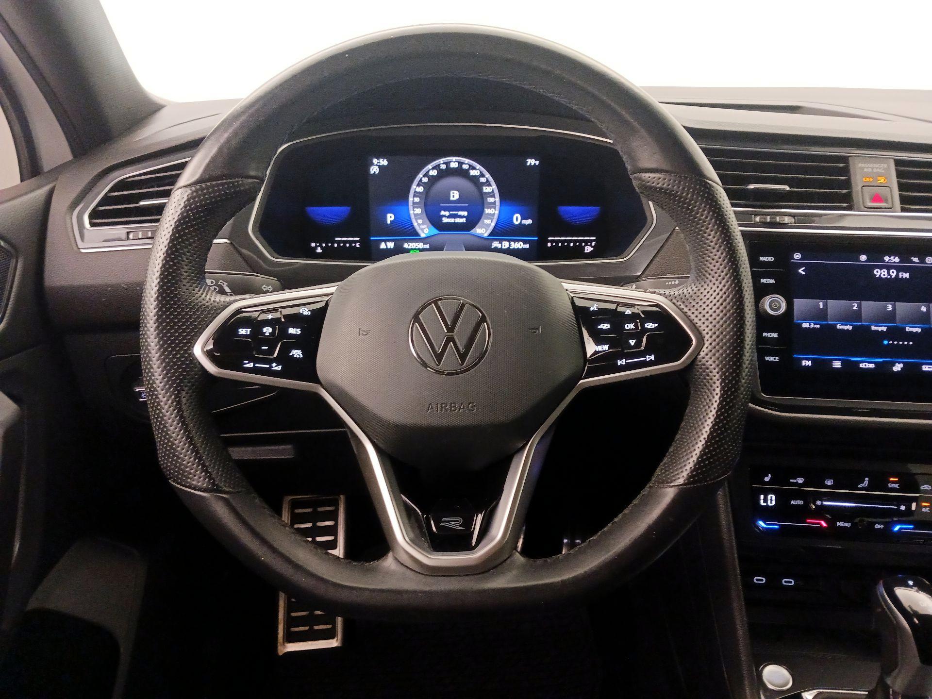 Thumbnail: 2022 Volkswagen Tiguan - 10